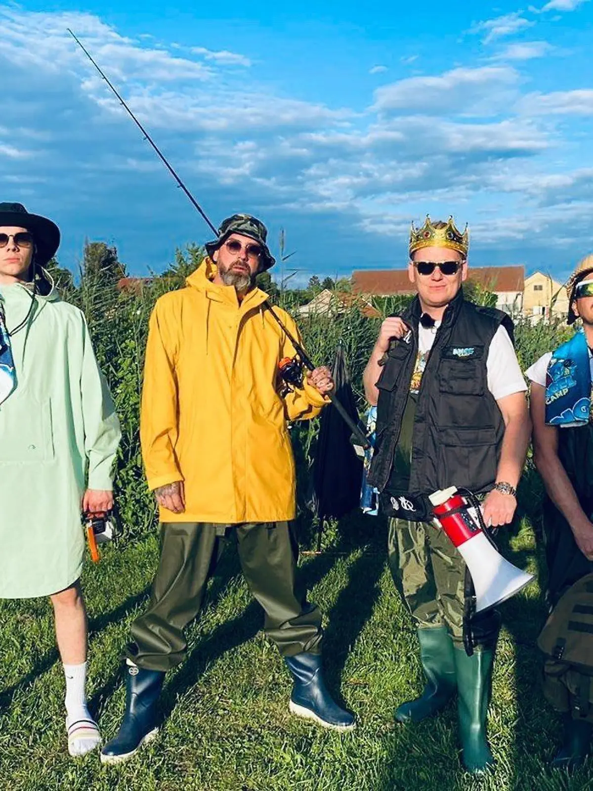 Rapper Sido, Influencer Knossi und weitere Promi-Freunde veranstalteten im Juli ein Angelcamp und streamten dieses auf Twitch.