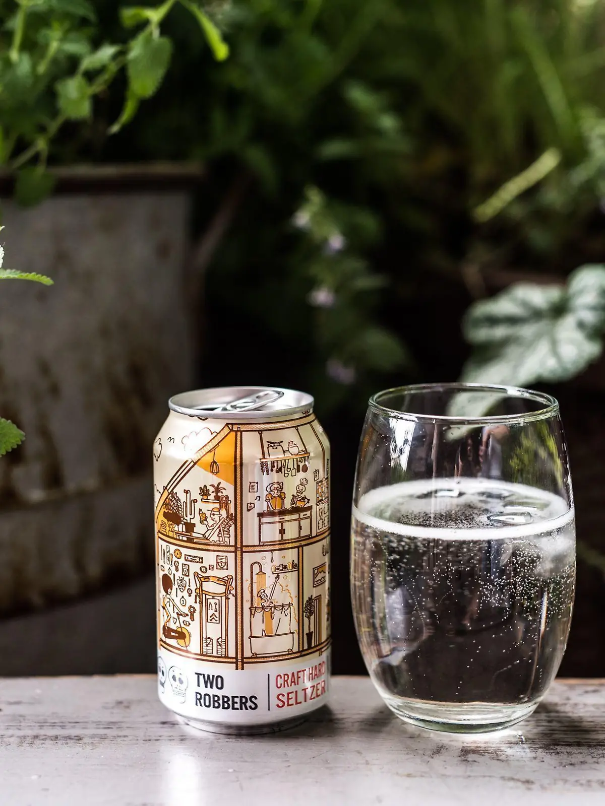 Two Robbers Craft Hard Seltzer