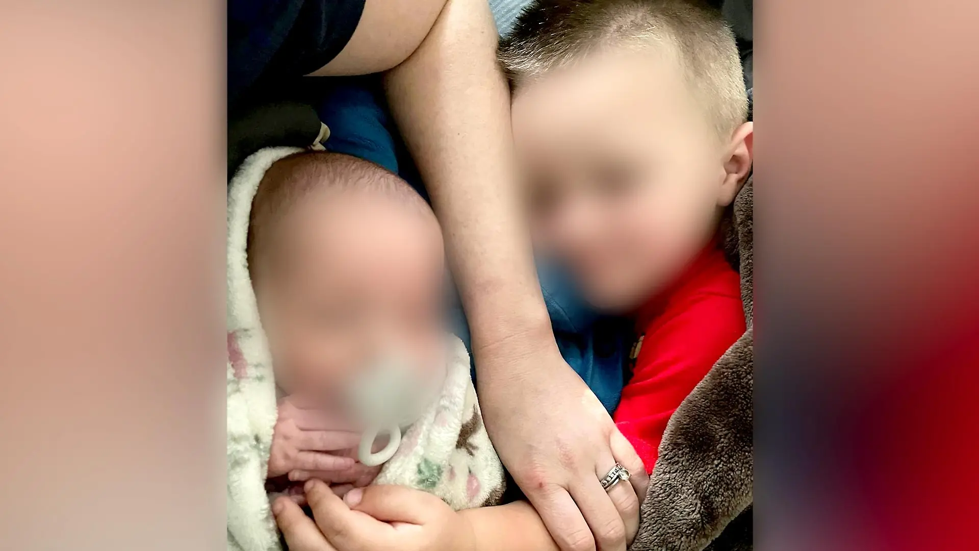 Unter Oma Traceys Aufsicht sollen zwei ihrer Enkelkinder gestorben sein.