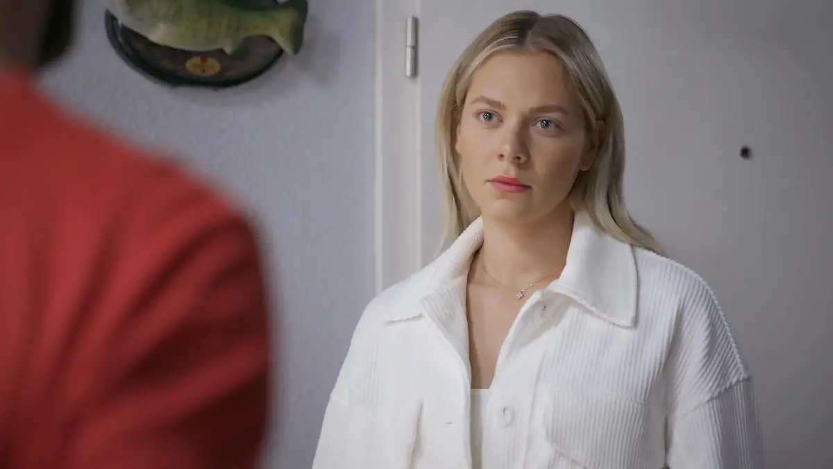 Marie will von Deniz wissen, wie der Sex mit Jenny war AWZ-Folge vom 13.08.2020