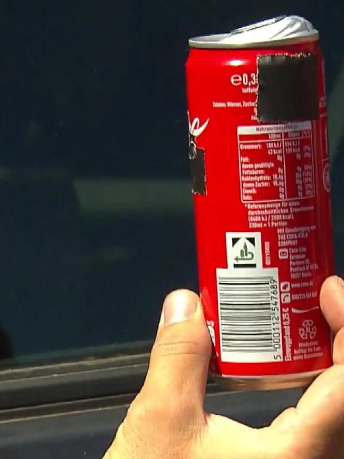 Bild zu: "So gefährlich sind Flüssigkeiten bei Hitze im Auto"