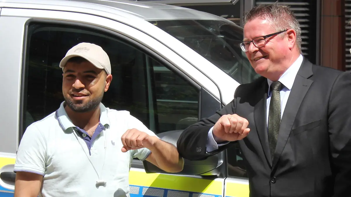 Bus-Held und Polizeipräsident