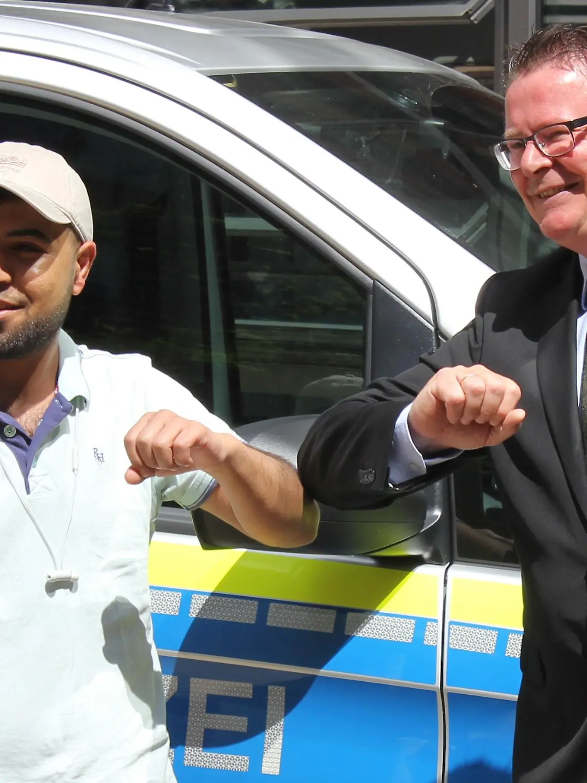 Bus-Held und Polizeipräsident