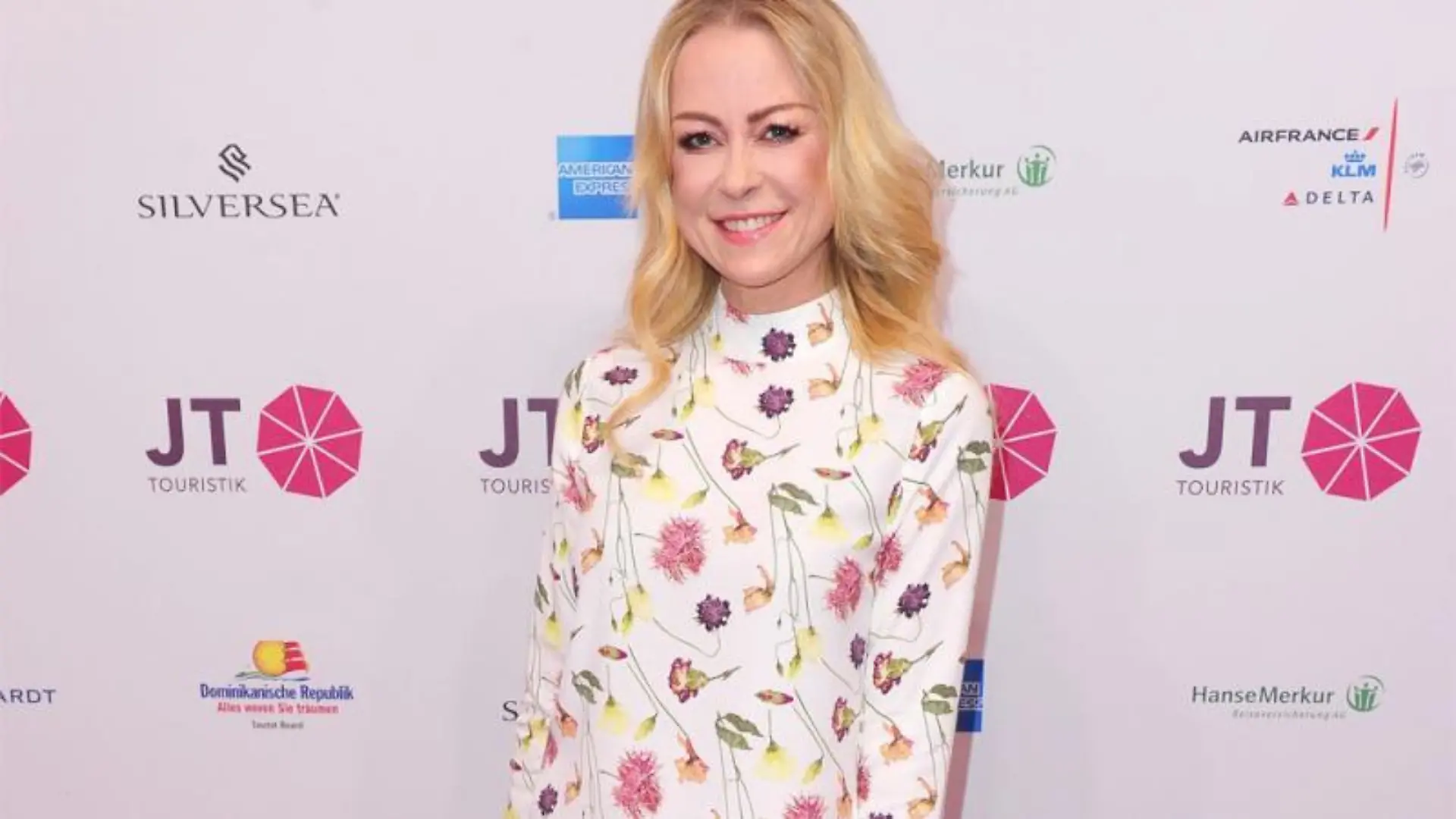 Jenny Elvers wird zur Promi Big Brother-Moderatorin!