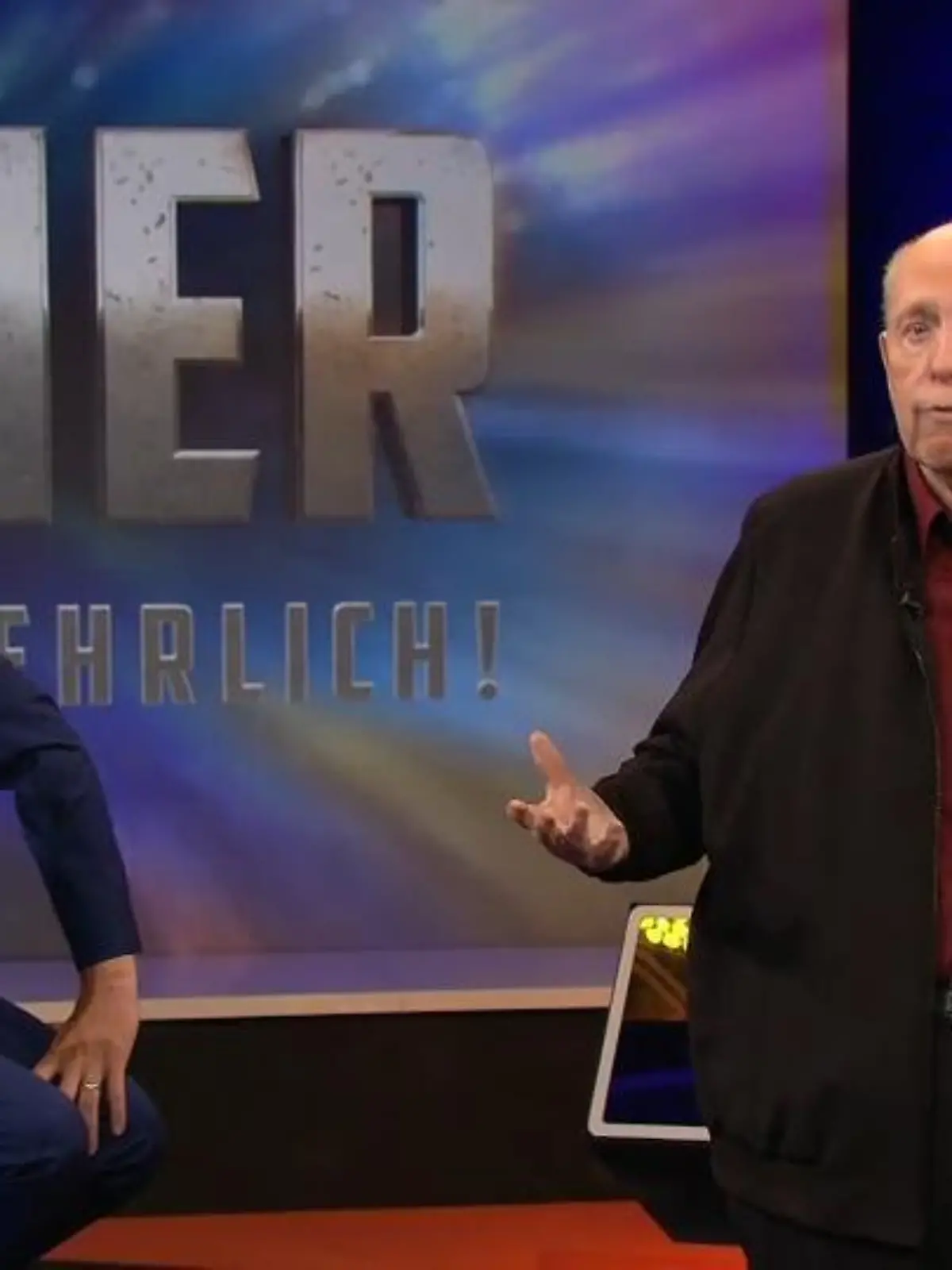 "Pocher - gefährlich ehrlich": Reiner Calmund witzelt bei Pocher über sein Gewicht.