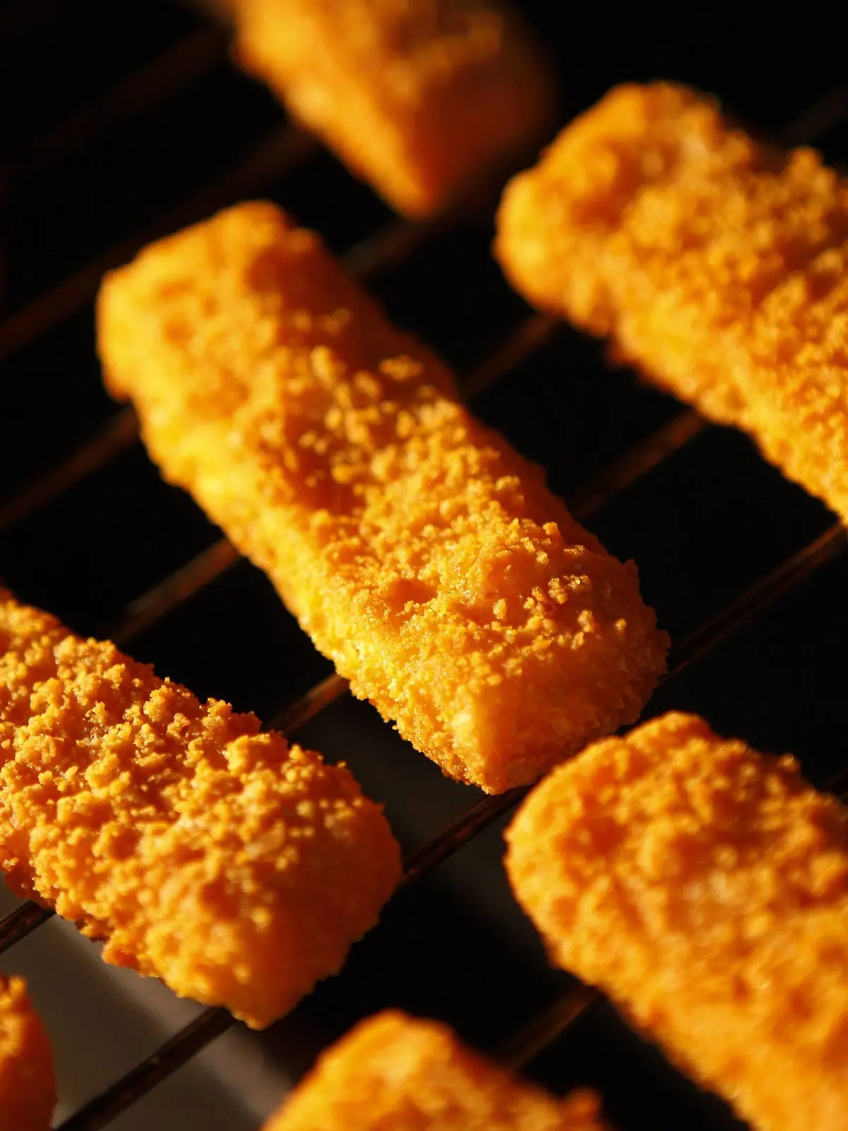 Fischstäbchen auf dem Rost