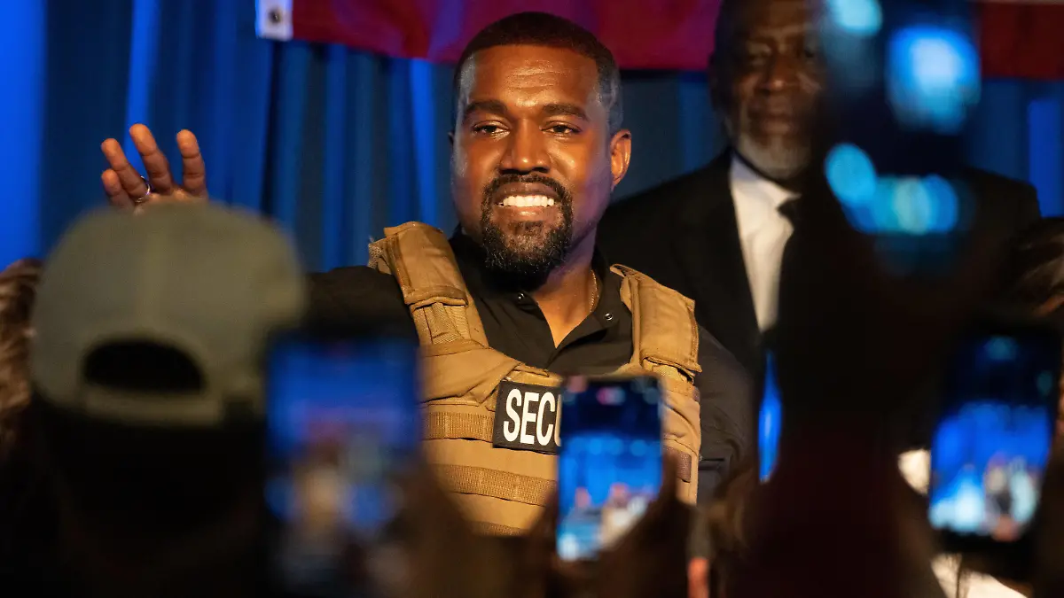 American rapper and entrepreneur Kanye West, wearing a bulletproof vest, addresses supporters during his first campaign event in the upcoming presidential election, Sunday, July 19 2020, in North Charleston, South Carolina. Kanye told the crowd that everyone that has a baby should get a million dollars and that marijuana should be free. PUBLICATIONxINxGERxSUIxAUTxHUNxONLY CHS20200719201 RICHARDxELLIS