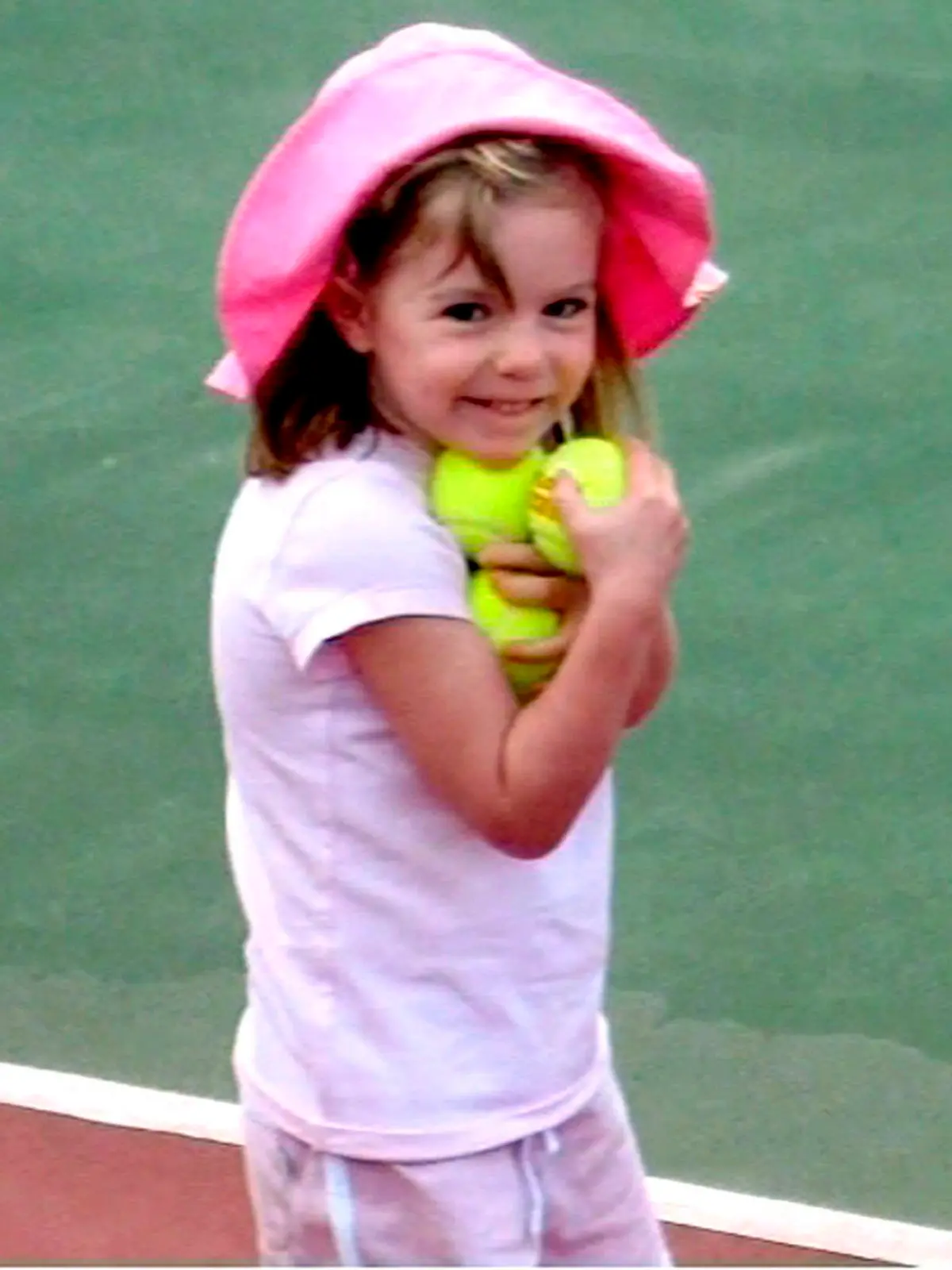 epa04193391 (FILE) A file videograb picture with unknown date released by the Real Madrid TV showing the missing British girl Madeleine McCann, who was allegedy abducted 03 May 2007 from the resort apartment where she was on vacation with her family in the Algarve, south Portugal.  EPA/REAL MADRID TV / HO HANDOUT EDITORIAL USE ONLY/NO SALES (zu dpa: "Britische Ermittler begleiten in Portugal Suche nach Maddie" vom 09.05.2014) +++(c) dpa - Bildfunk+++