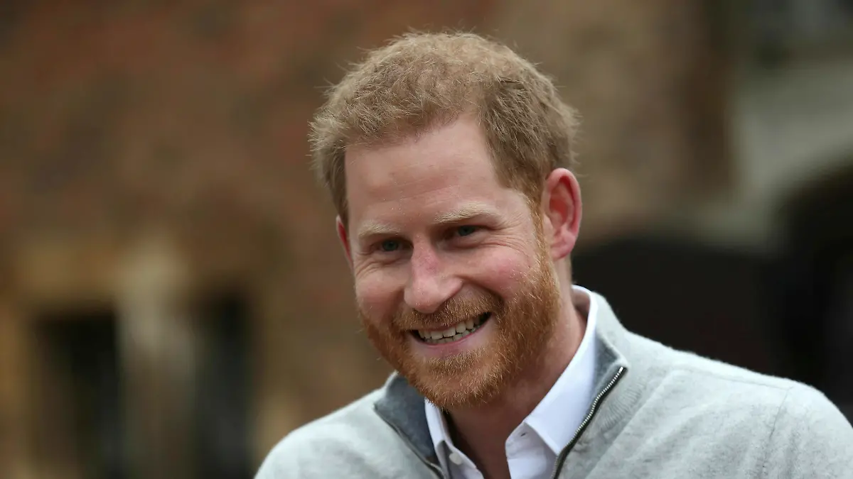06.05.2019, Großbritannien, Windsor: Prinz Harry ist auf dem Weg, um mit der Presse zu sprechen. Der britische Prinz Harry und seine Frau, die Herzogin von Sussex, sind Eltern eines kleinen Jungen geworden. Für beide ist es das erste Kind. Das Baby kam am Montagmorgen um 06.26 Uhr (MESZ) zur Welt. Foto: Steve Parsons/PA Wire/dpa +++ dpa-Bildfunk +++