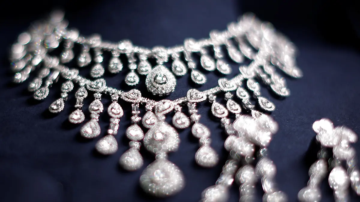 The jewelry with diamonds gifted to Bolsonaro and former first lady Michelle Bolsonaro by the Saudi government which was seized by customs officials, is seen at Sao Paulo-Guarulhos International Airport, in Guarulhos, Brazil, March 14, 2023. REUTERS/Amanda Perobelli