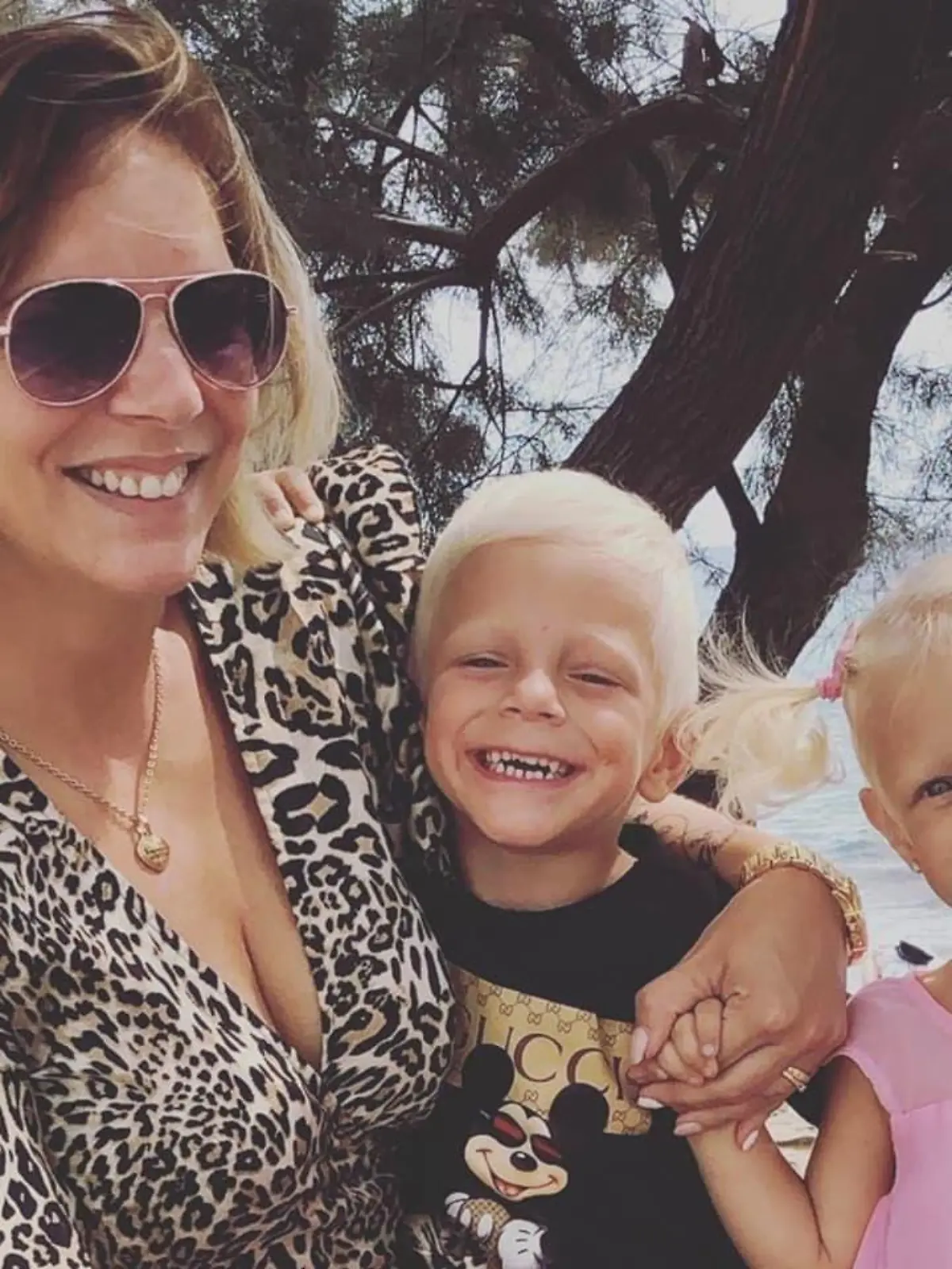 Danni Büchner mit ihren Zwillingen Diego und Jenna