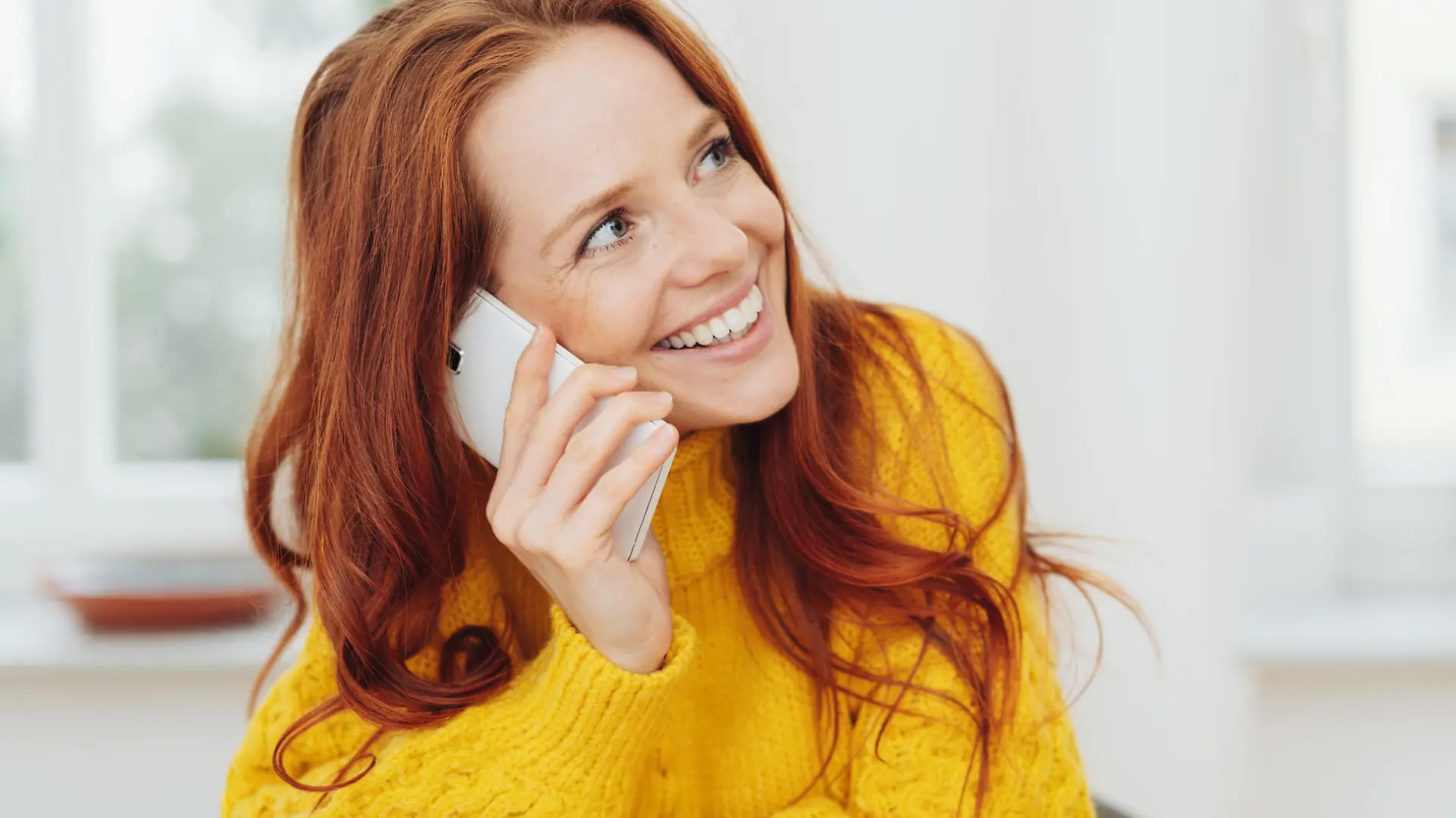 Eine Frau telefoniert