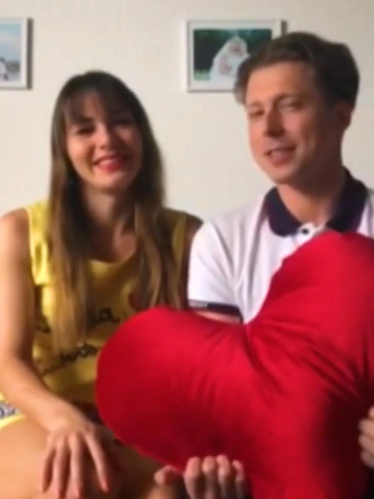 Bild zu: "Renata und Valentin Lusin freuen sich das "Let's Dance"-Paar"