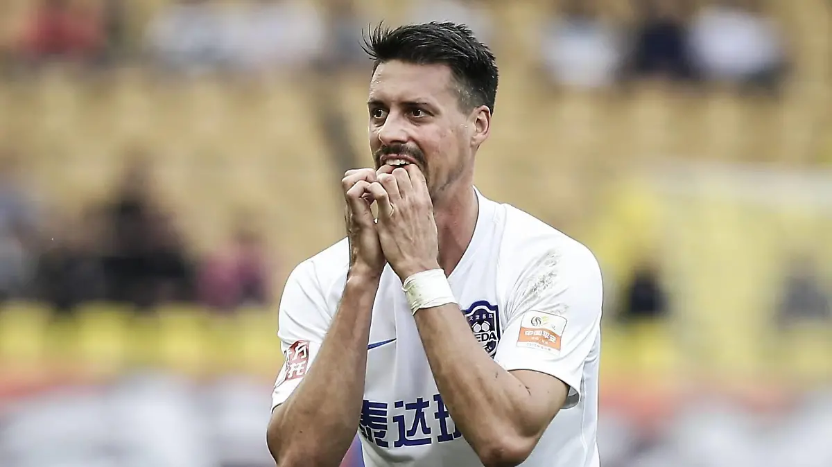 German football player Sandro Wagner of Tianjin TEDA reacts as he competes against Wuhan Zall in their 8th round match during the 2019 Chinese Football Association Super League CSL in Wuhan city, central China s Hubei province, 4 May 2019. Wuhan Zall played draw to Tianjin TEDA 1-1. *** Local Caption *** Wuhan Zall plays draw to Tianjin TEDA during 8th round match of CSL 2019 PUBLICATIONxINxGERxAUTxSUIxONLY bjl9237980