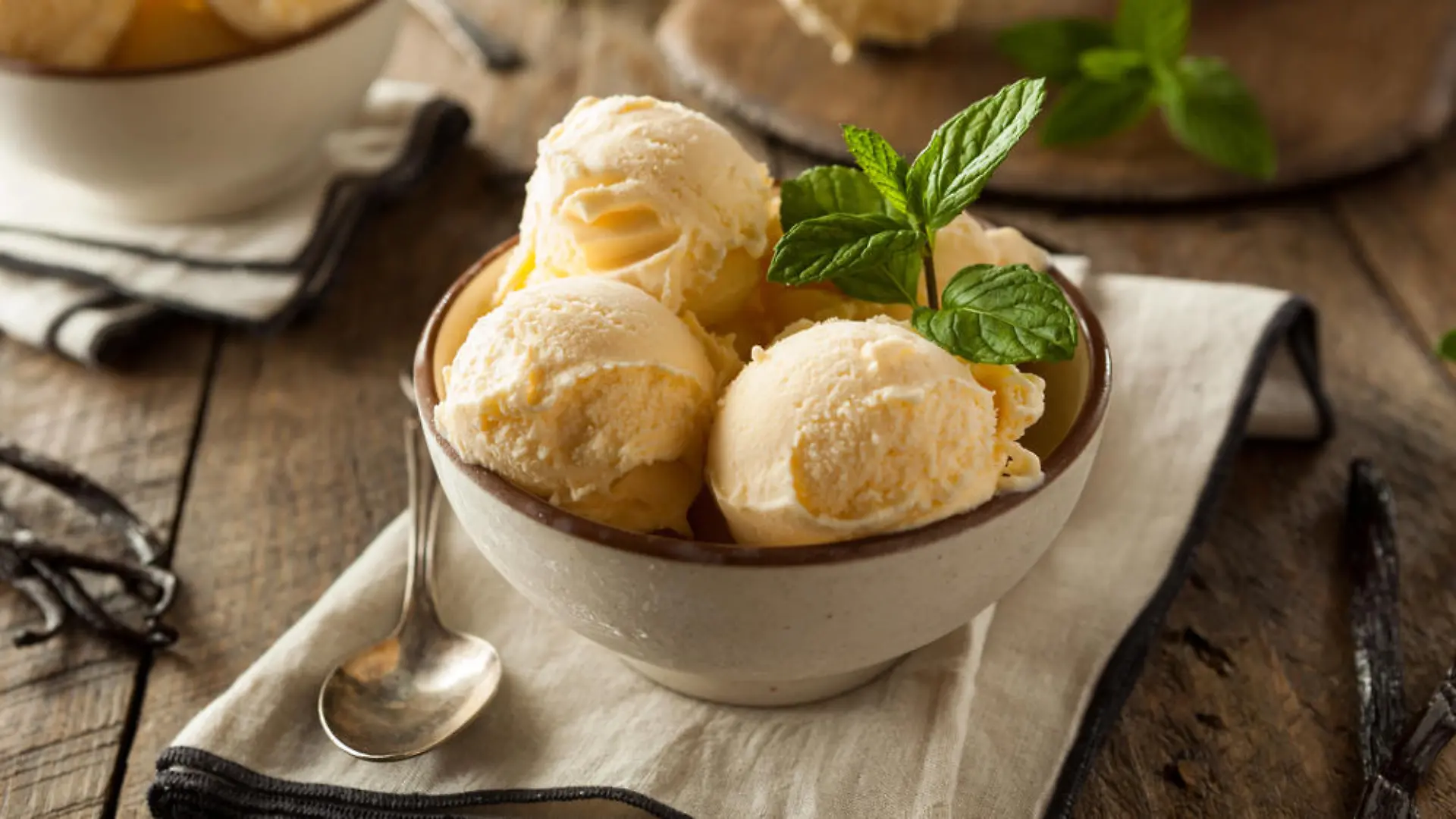 Ganz ohne Eismaschine: So gelingt leckeres Eis