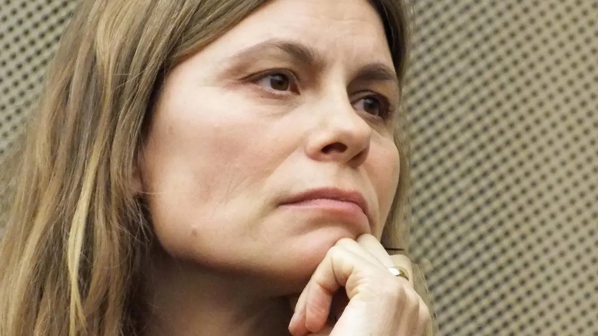 w - Sarah WIENER ist eine bekannte Köchin, die in ihrer Küche bevorzugt Naturprodukte verwendet einem breiten Publikum ist sie auch durch ihre Auftritte im Fernsehen bekannt Wiener betreibt mehrere Restaurants Sarah WIENER Köchin