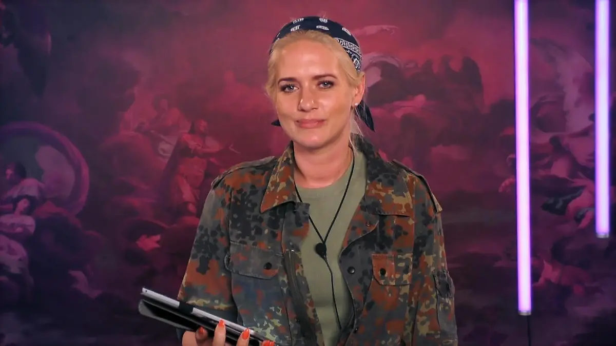 Sarah Knappik: "Ich kann andere begeistern" Erste in der "Like Me - I’m Famous"-Villa