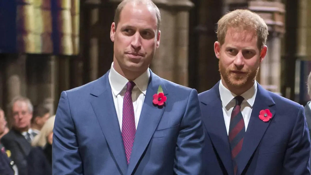 Commémorations du 11 novembre : l armistice célébré à l Abbaye de Westminster. PAP11182049 The Queen, accompanied by members of the Royal Family, attend a service at Westminster Abbey for the centenary of the Armistice. Here, Prince William, Duke of Cambridge, Catherine, Duchess of Cambridge, Prince Harry, Duke of Sussex, Meghan, Duchess of Sussex11 November 2018. HThe Queen, accompanied by members of the Royal Family, attend a service at Westminster Abbey for the centenary of the Armistice. Here, Prince William, Duke of Cambridge, Catherine, Duchess of Cambridge, Prince Harry, Duke of Sussex, Meghan, Duchess of Sussex No UK Sales Until 28 Days After Create Date 232267 2018-11-11 Londres Royaume Uni Prince Harry de Galles (Angleterre); Prince William Duc de Cambridge (Angleterre); Duchesse Catherine Kate de Cambridge Middleton (An PUBLICATIONxINxGERxAUTxONLY Copyright: xPapixsx/xStarfacex STAR_232267_012  
