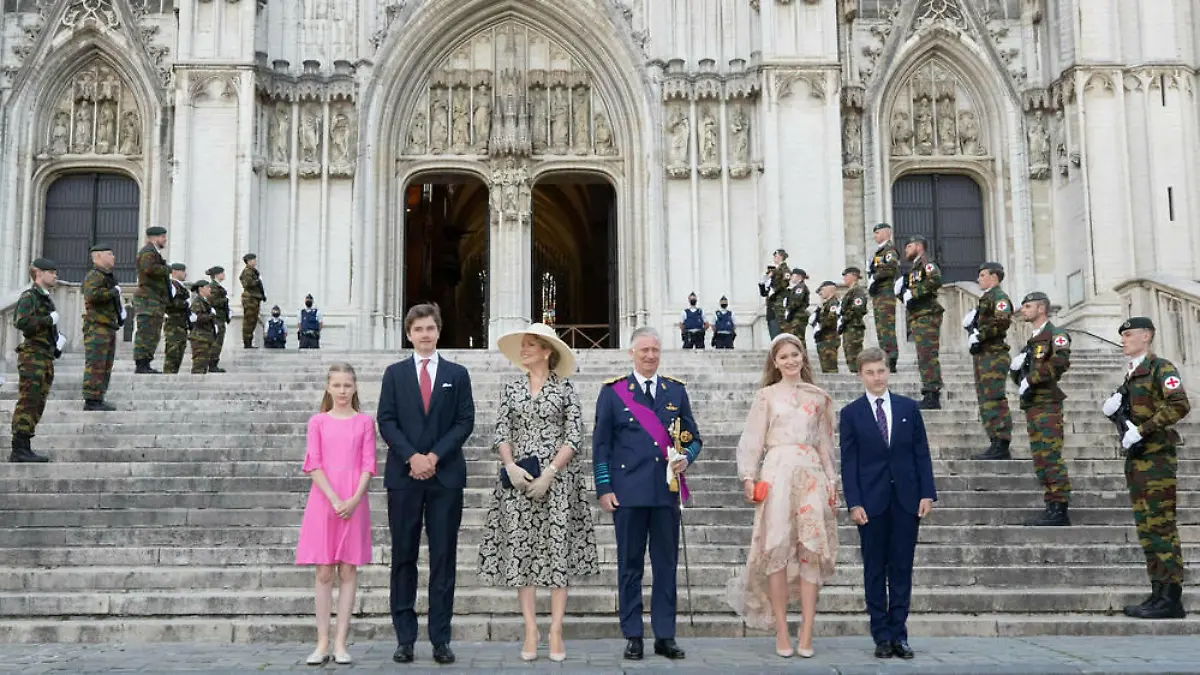 Belgische Königsfamilie: Eleganter Kirchgang am Nationalfeiertag