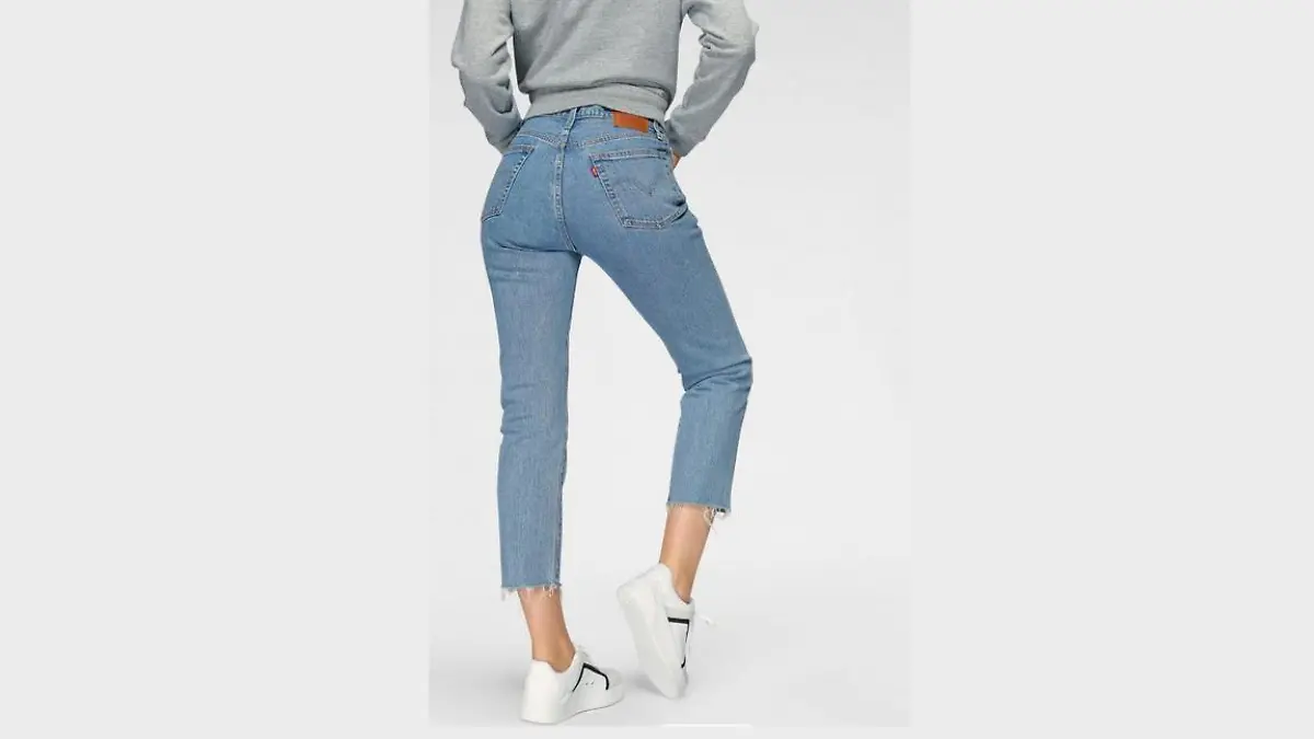 Levi's Jeans.