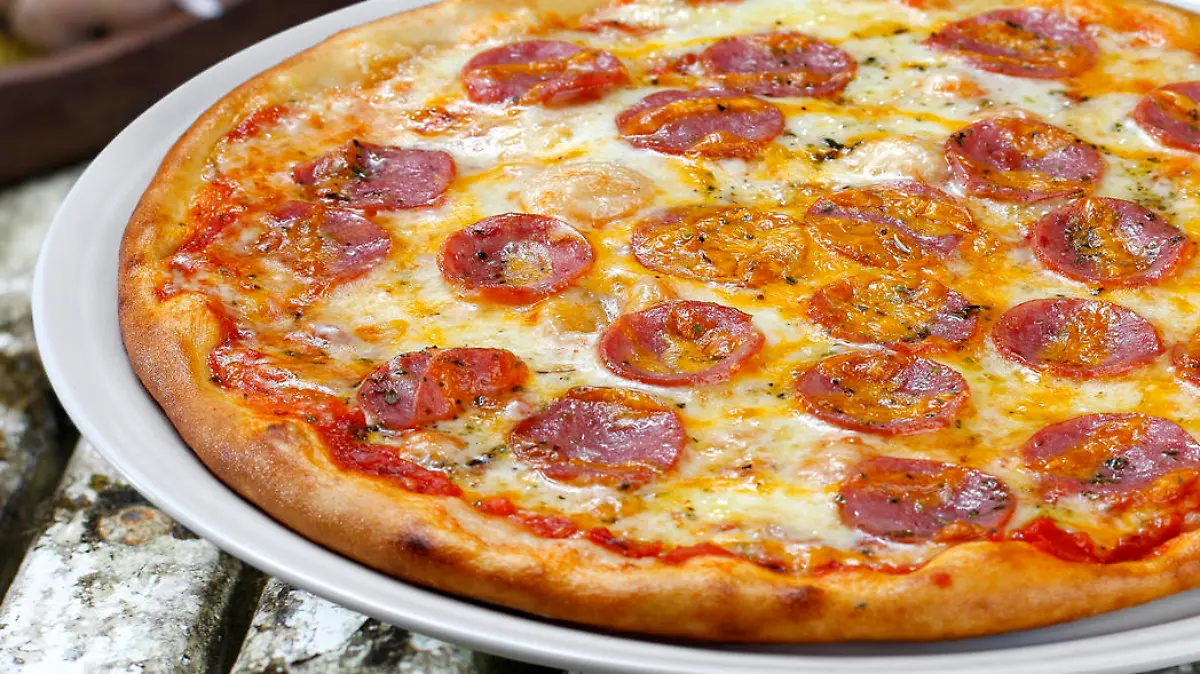 Tiefkühlpizza Peperoni