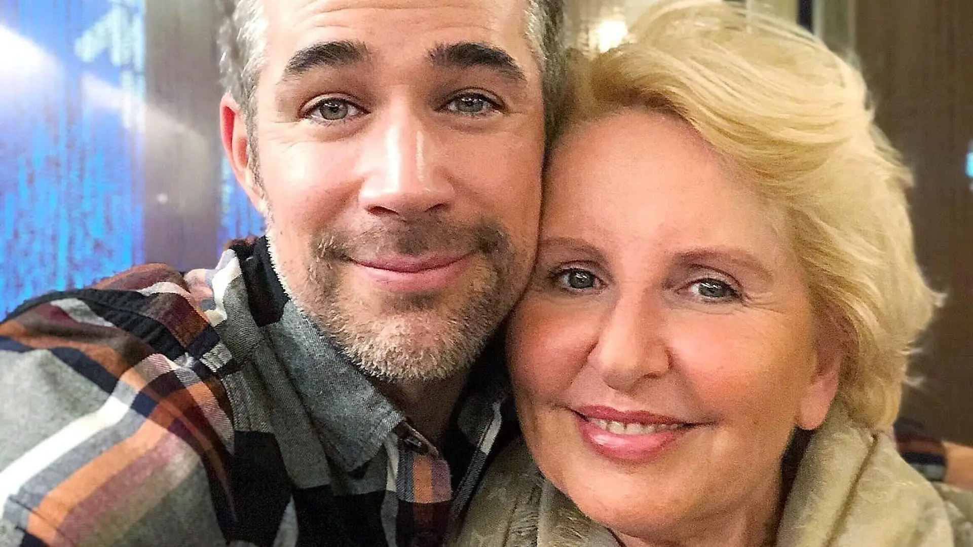 Auch Jo Weil und Gabriele Metzger sind bei "Verbotene Liebe - Next Generation" als "Olli" und "Charlie Schneider" mit an Board.
Die Verwendung des sendungsbezogenen Materials ist nur mit dem Hinweis und Verlinkung auf TVNOW gestattet.