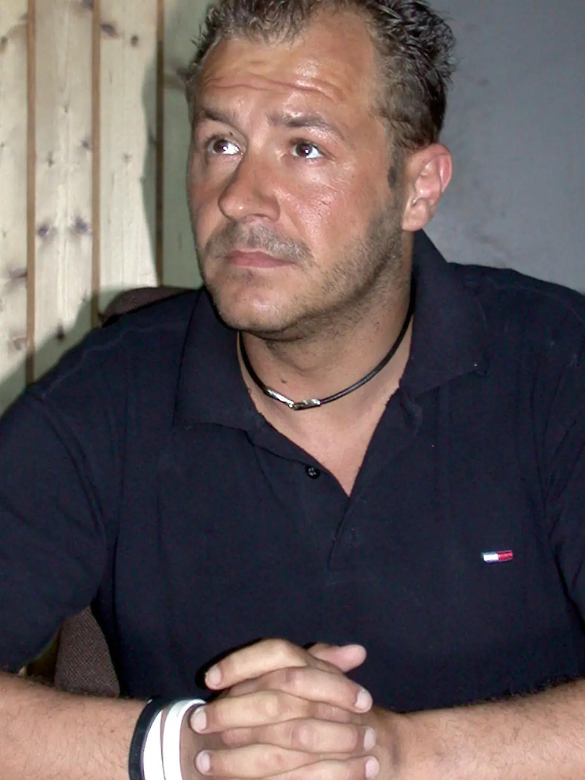 ARCHIV - Schauspieler Willi Herren (Archivfoto vom 23.06.2005), der fiese «Olli» aus der ARD-Serie «Lindenstraße», hat einen Drogenentzug abgeschlossen. «Er hat eine zweieinhalbmonatige Therapie hinter sich», sagte sein Sprecher am Montag (25.02.2008) der Deutschen Presse-Agentur dpa in Köln zu einem Bericht der «Bild»-Zeitung. Der 32-jährige Herren habe seit geraumer Zeit Kokain und Tabletten genommen. Foto: Jörg Taron dpa/lnw (zu dpa 0438 vom 25.02.2008) +++(c) dpa - Bildfunk+++