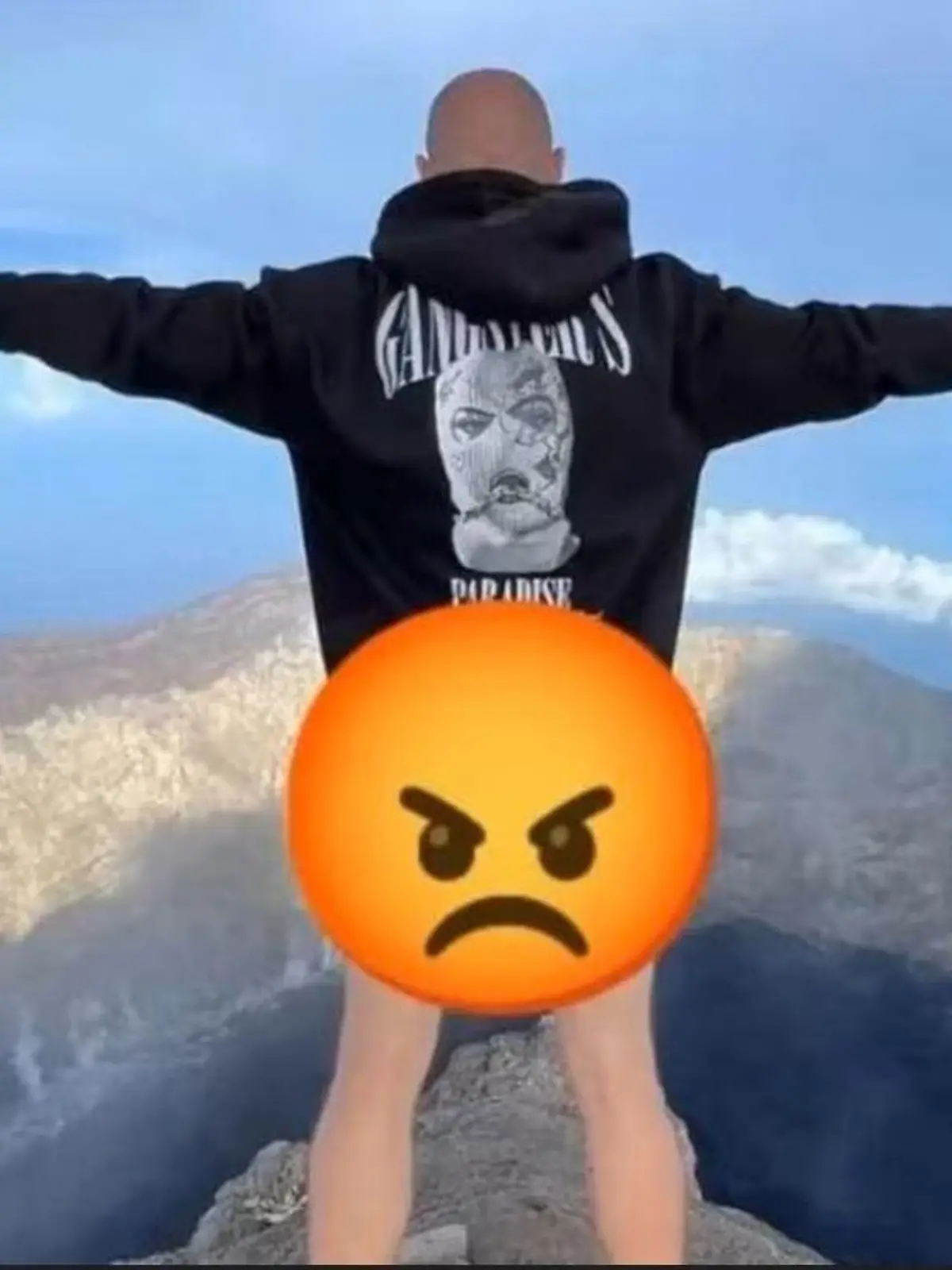 Er zog auf einem heiligen Berg blank.