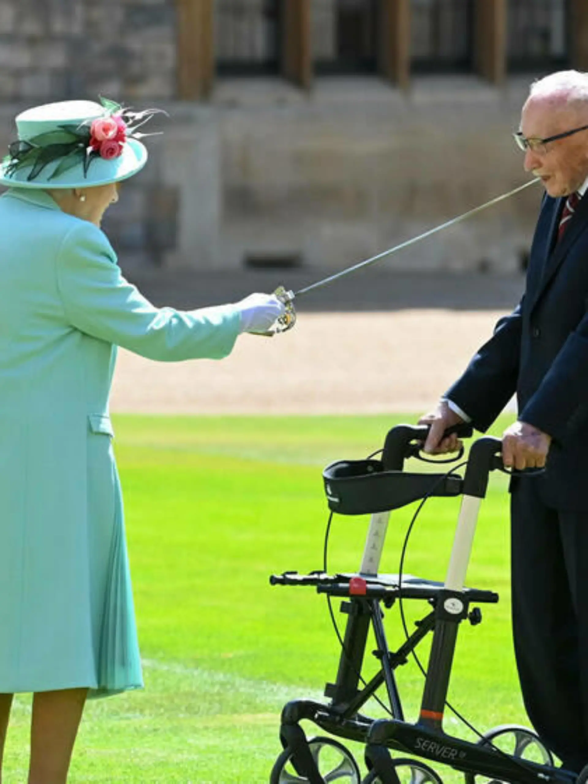 Queen Elizabeth II.: Von der Hochzeit zum Ritterschlag