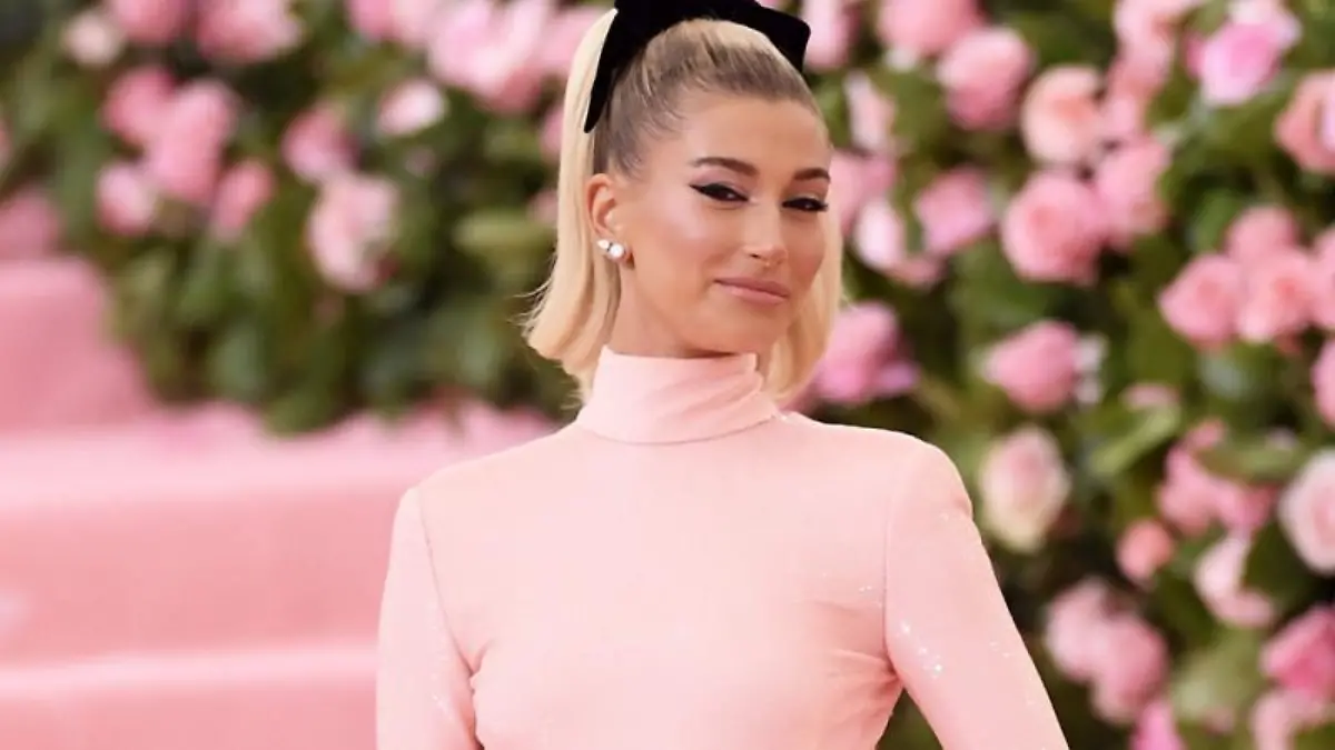 Hailey Bieber: Entschuldigung beim Restaurant