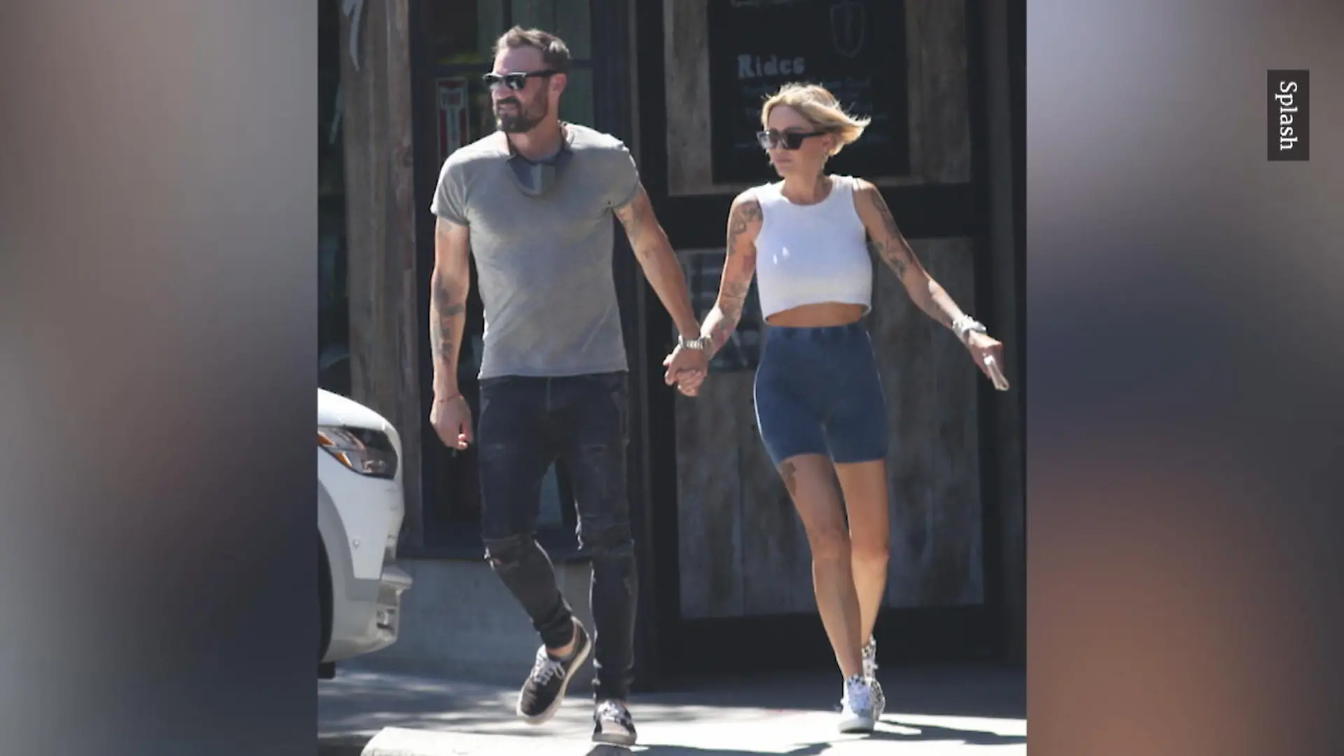 Brian Austin Green und Tina Louise Hand in Hand Der Ex von Megan Fox datet ein Model