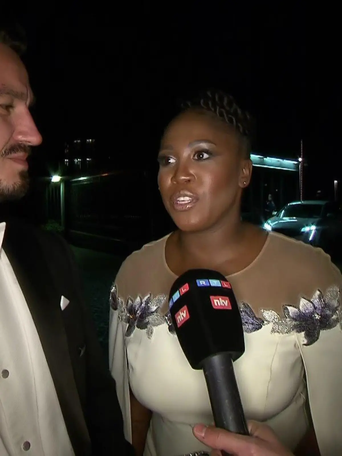 Evgenij Voznyuk und Motsi Mabuse berichten von ihrem Abend mit König Charles.