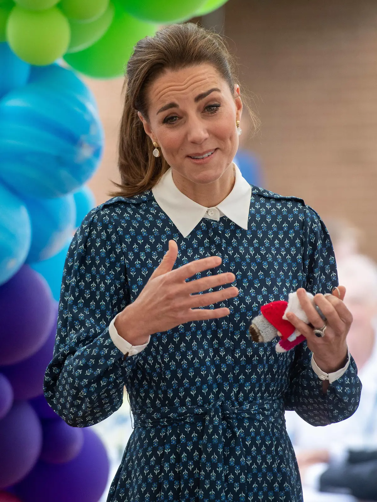  . 05/07/2020. Kings Lynn, United Kingdom. Prince William and Kate Middleton, the Duke and Duchess of Cambridge during a visit to the Queen Elizabeth Hospital in Kings Lynn, United Kingdom, to mark the NHSs 72nd birthday and to thank health and social care staff who are continuing to provide crucial support in the national response to Covid-19. PUBLICATIONxINxGERxSUIxAUTxHUNxONLY xPoolx/xi-Imagesx IIM-21374-0025