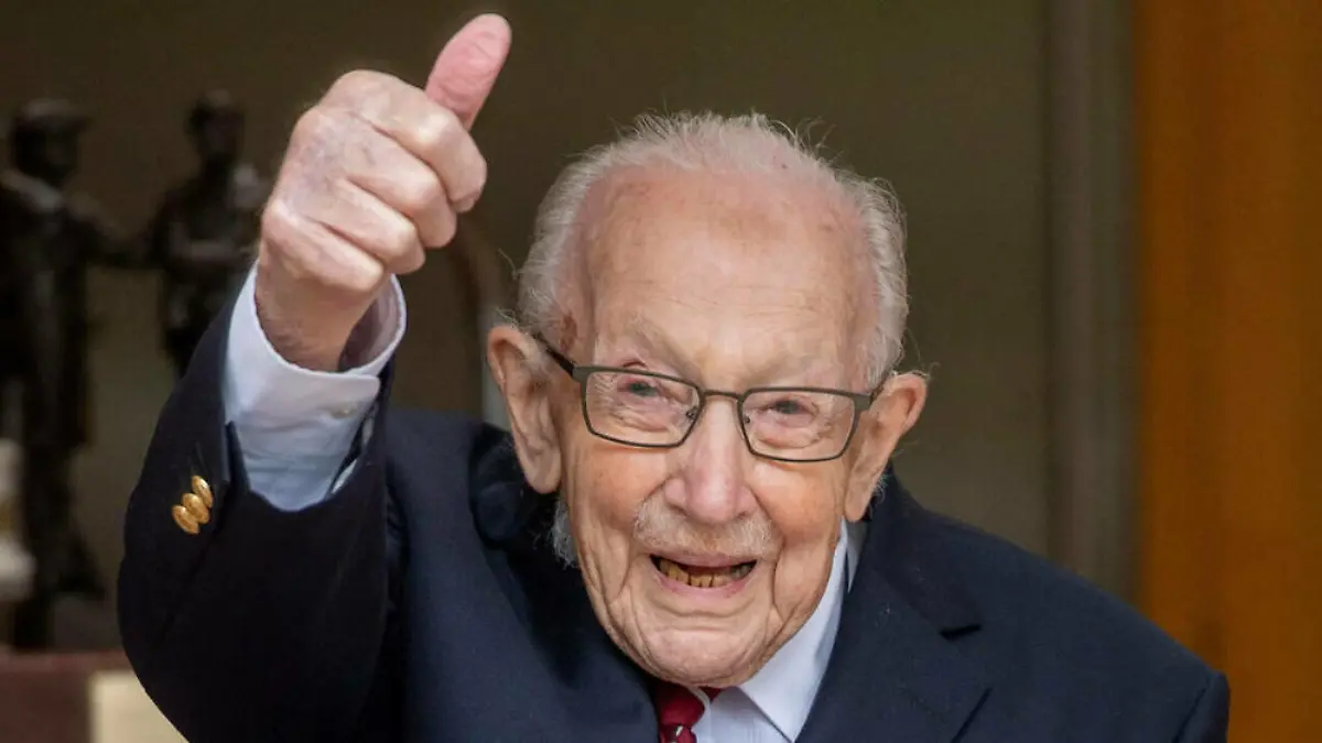 Ritterschlag von der Queen: Tom Moore freut sich über "große Ehre"