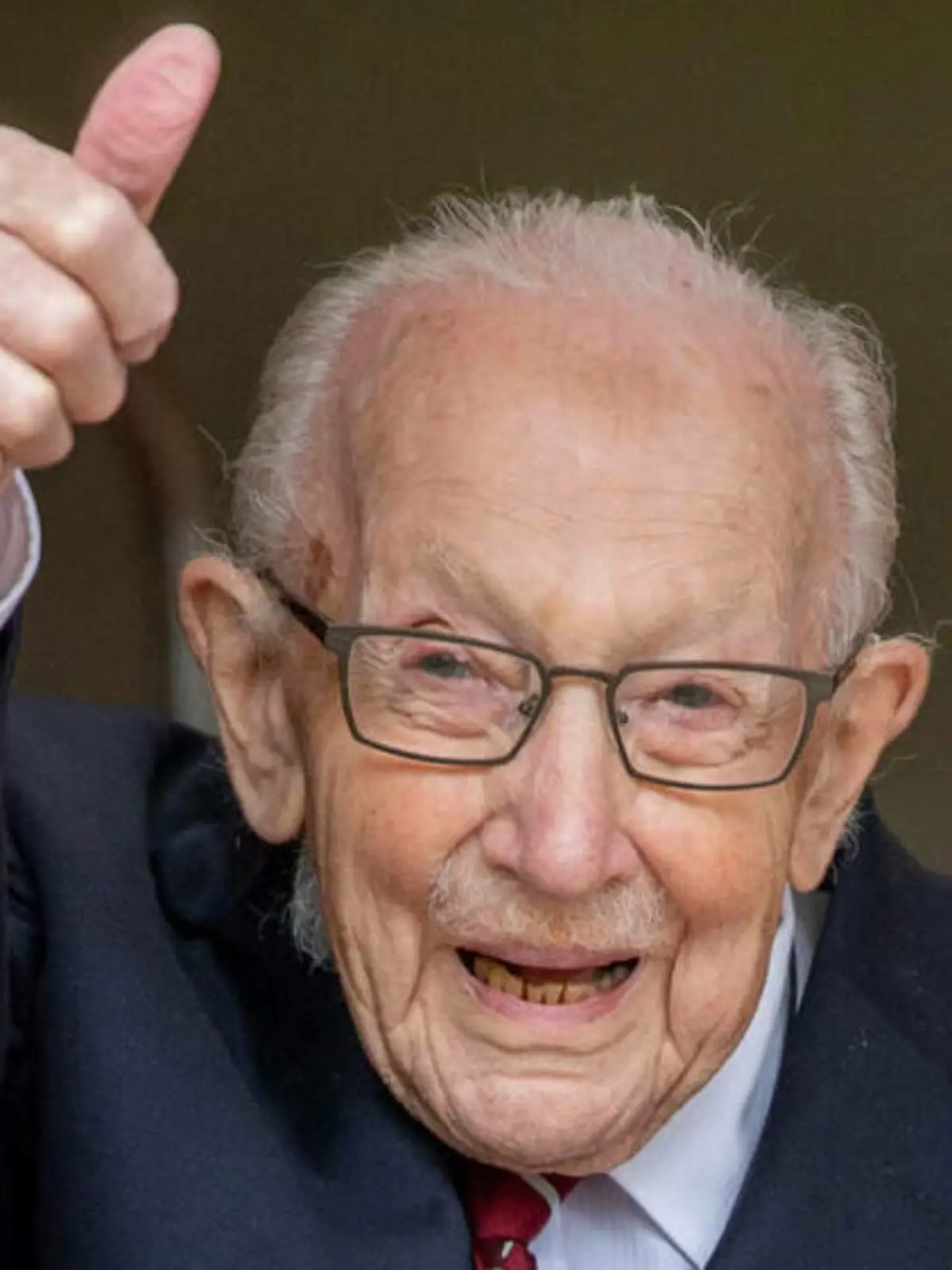 Ritterschlag von der Queen: Tom Moore freut sich über "große Ehre"