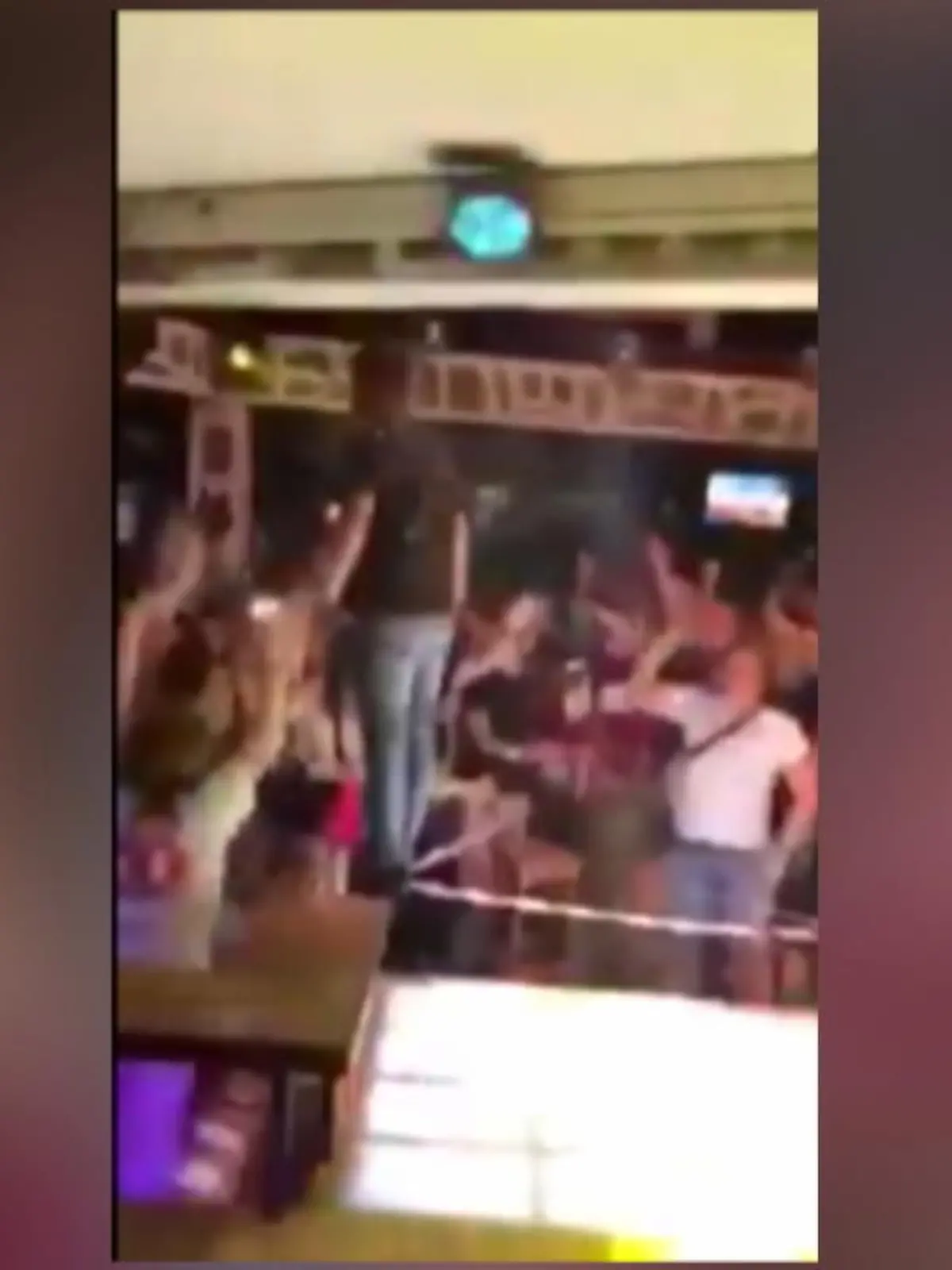 Bild zu: "Fehlende Corona-Maßnahmen auch am Goldstrand"