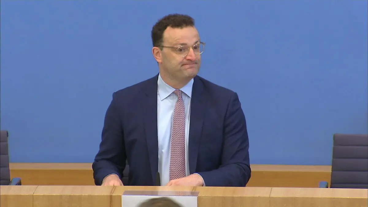 Spahn: Ballermann darf kein zweites Ischgl werden Jens Spahn beunruhigt über Corona-Nachlässigkeit