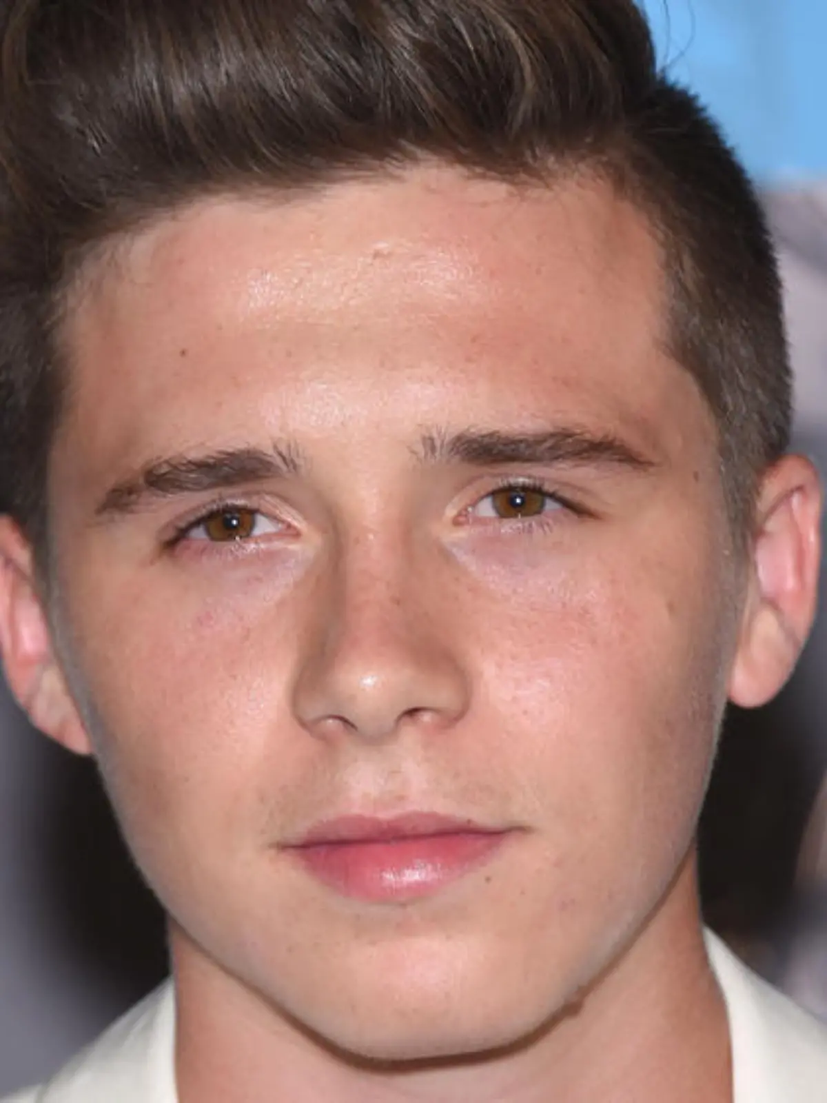 Brooklyn Beckham soll sich mit seiner Freundin verlobt haben