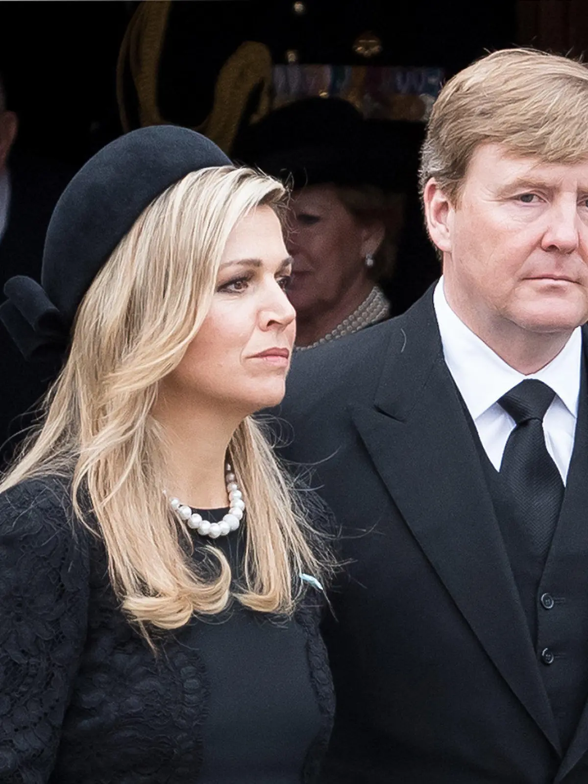 ARCHIV - 21.03.2017, Nordrhein-Westfalen, Bad Berleburg: Königin Maxima und König Willem-Alexander der Niederlande nach der Trauerfeier für Prinz Richard von Sayn-Wittgenstein-Berleburg. Nun trauert Königin Máxima um ihre jüngste Schwester Inés Zorreguieta (32). «Wir müssen mitteilen, dass die Schwester der Königin am Mittwochabend in Buenos Aires gestorben ist», sagte eine Sprecherin des Königshauses am Donnerstag in Den Haag. (zu dpa Niederländische Königin trauert um jüngere Schwester vom 07.06.2018) Foto: Guido Kirchner/dpa +++ dpa-Bildfunk +++