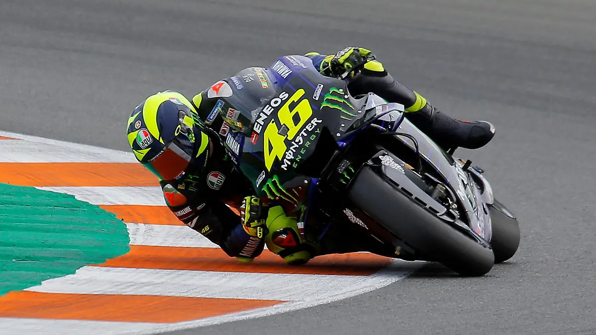 FILE PHOTO: MotoGP - Valencia Grand Prix - Circuit Ricardo Tormo, Cheste, Valencia, Spain - November 17, 2019 Monster Energy Yamaha's Valentino Rossi in action during the race REUTERS/Heino Kalis/File Photo