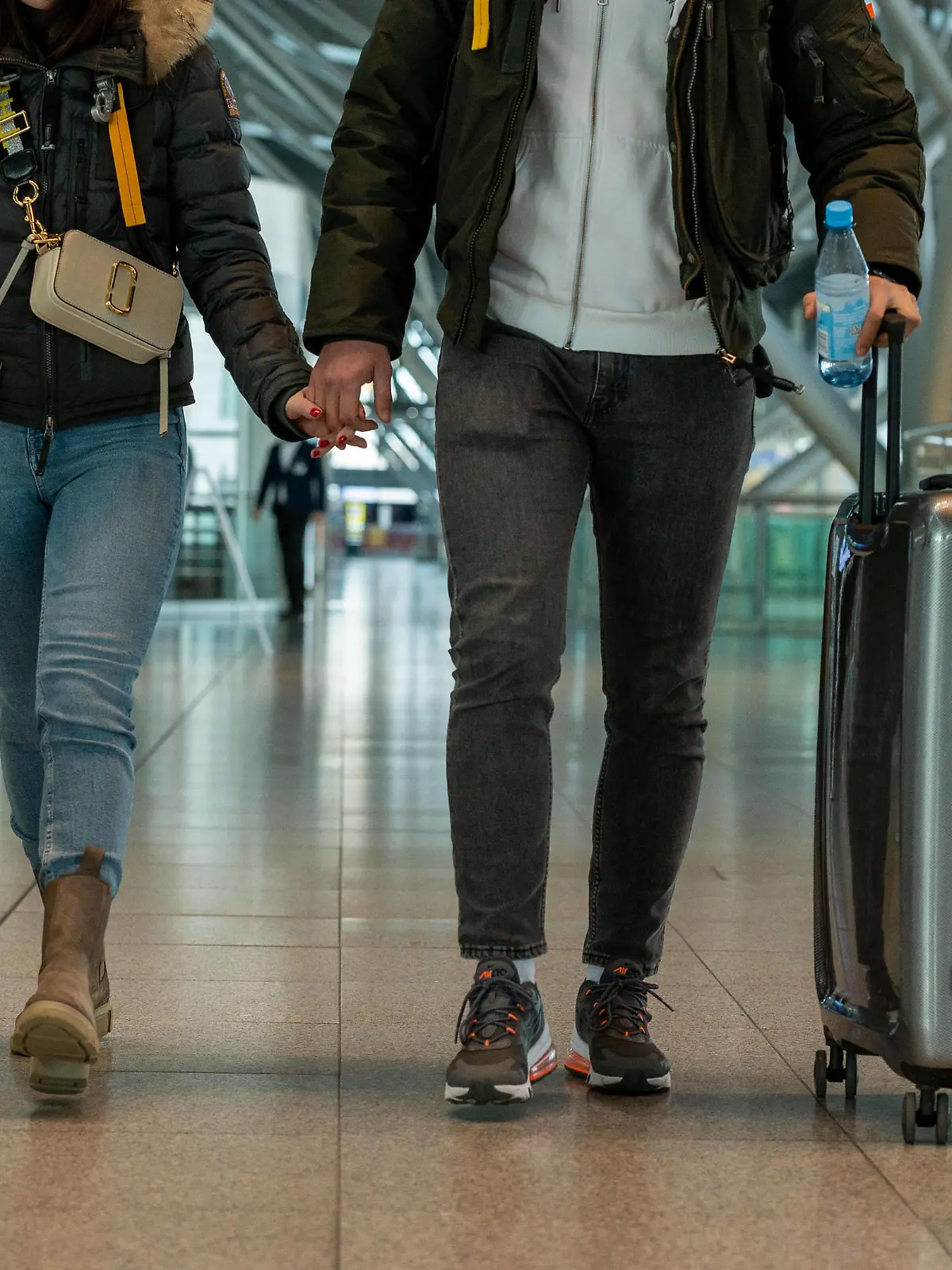  Erster Flug nach Mallorca vom Flughafen Stuttgart In Stuttgart startet der erste Flug nach Palma de Mallorca Euro Wings mit der Flugnummer EW2582 nachdem Mallorca nicht mehr zu den Risikogebieten gehört. Stuttgart Flughafen Stuttgart Baden-Württemberg Germany *** First flight to Mallorca from Stuttgart Airport The first flight to Palma de Mallorca will take off from Stuttgart with the flight number EW2582 after Mallorca no longer belongs to the risk areas Stuttgart Airport Stuttgart Baden Württemberg Germany Copyright: xLeifxPiechowskix