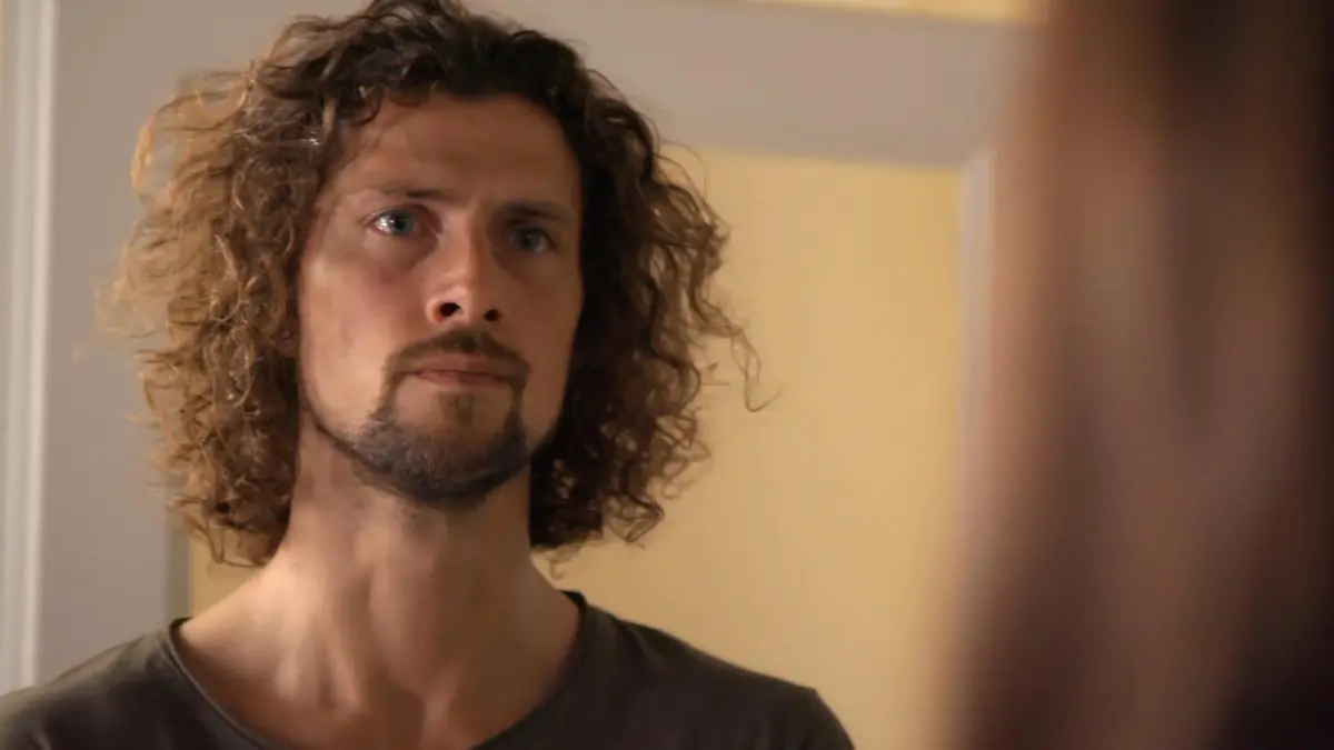 Luke wird von Sina vor vollendete Tatsachen gestellt „Unter uns“-Folge vom 22.07.2020