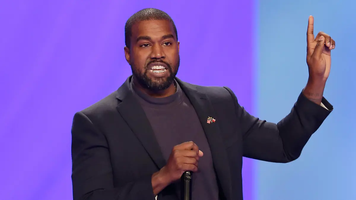 ARCHIV - 17.11.2019, USA, Houston: US-Rapper Kanye West spricht während eines Gottesdienstes in der Lakewood Church. Schon einmal hatte Rapper Kanye West angekündigt, ins Rennen um das Weiße Haus einzusteigen. Jetzt erklärt er erneut per Twitter seine angebliche Kandidatur. (zu dpa «Kanye West behauptet: Ich kandidiere für die US-Präsidentschaft») Foto: Michael Wyke/FR33763 AP/dpa +++ dpa-Bildfunk +++