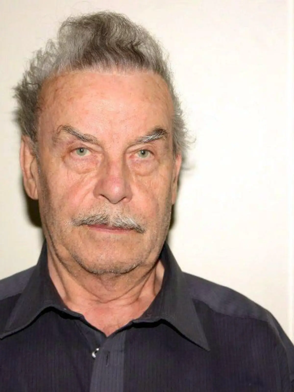 ARCHIV - Der Inzest-Täter von Amstetten, Josef Fritzl (Polizeihandout vom 28.04.2008), ist am Mittwoch (07.05.2008) erstmals seit seiner Festnahme Ende April von der Staatsanwaltschaft vernommen worden. Nach Angaben der österreichischen Nachrichtenagentur APA begann das Verhör des 73- Jährigen gegen 10.00 Uhr morgens und dauerte mehr als zwei Stunden. Nach Angaben der vernehmenden Staatsanwältin Burkheiser zeigte sich der Tatverdächtige «kooperationsbereit». Inzwischen hat die Regierung in Wien eine Verschärfung des Sexualstrafrechts in Österreich angekündigt. Unter anderem sollen künftig Berufsverbote für verurteilte Täter möglich werden. Foto: Polizei (zu dpa 0528 vom 07.05.2008) +++(c) dpa - Bildfunk+++