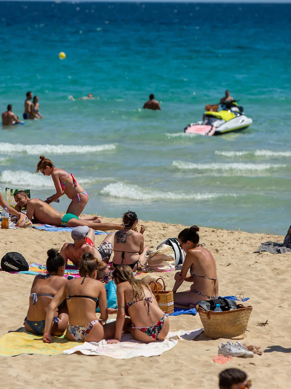 Mallorca GER, Themenfoto, Urlaub auf Mallorca, Tourismus in Zeiten der Corona-Pandemie, Sommerurlaub, 21.06.2020 GER, Themenfoto, Urlaub auf Mallorca, Tourismus in Zeiten der Corona-Pandemie, Sommerurlaub, Touristen unter der Sonne, Strand, Platja Cala Major. 21.06.2020, *** Mallorca GER, theme photo, holidays in Mallorca, tourism in times of Corona pandemic, summer holidays, 21 06 2020 GER, theme photo, holidays in Mallorca, tourism in times of Corona pandemic, summer holidays, tourists under the sun, beach, Platja Cala Major 21 06 2020, Copyright: xEibner-Pressefoto/DimitrixDrofitx EPddh 