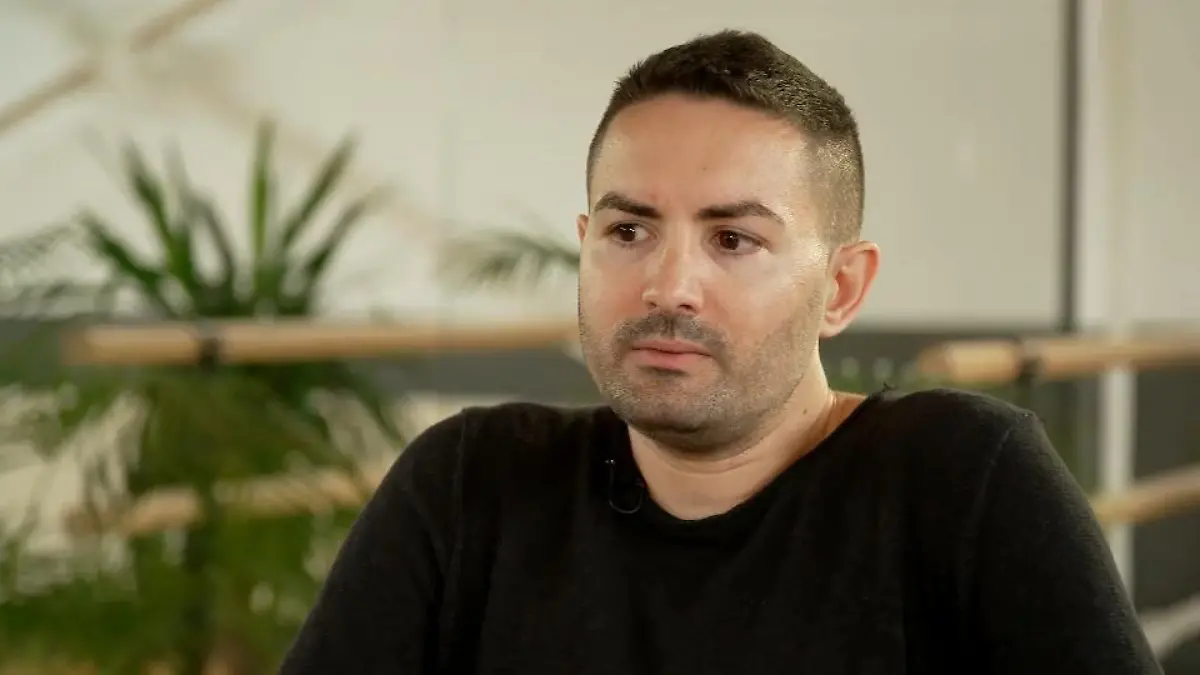 Menderes hat früher keine Liebe erfahren Einsame Kindheit