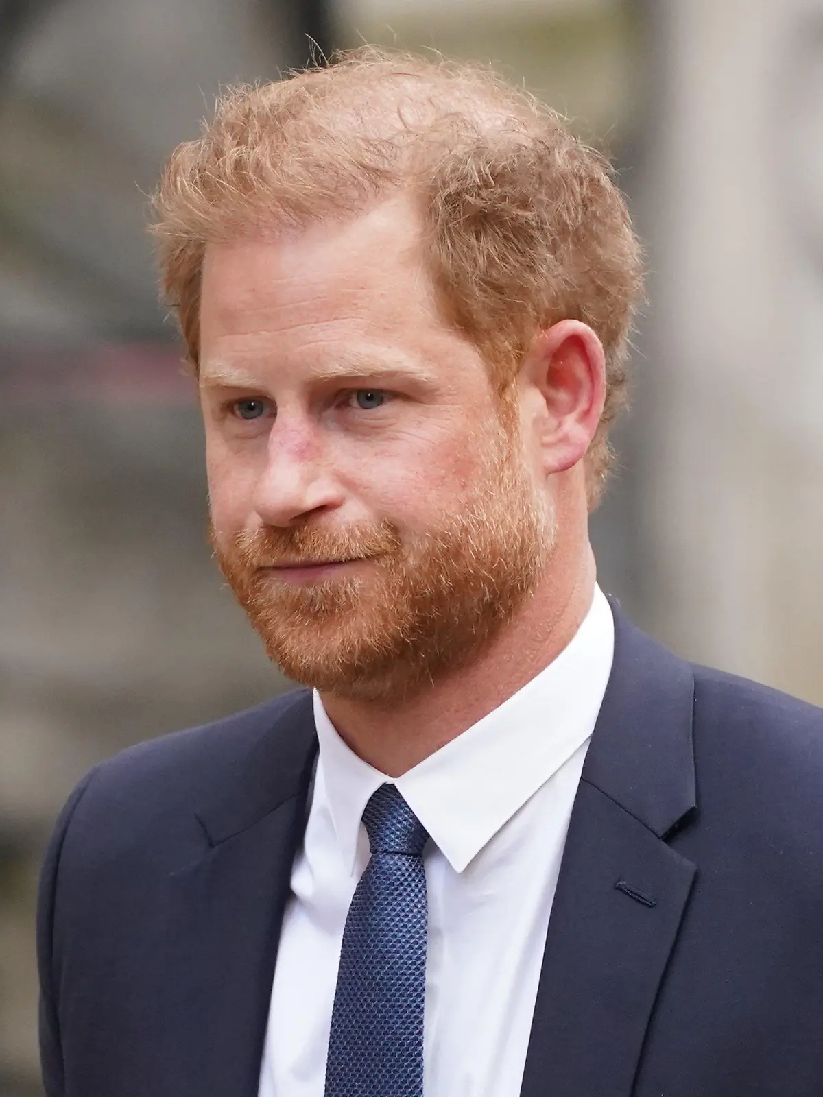 27.03.2023, Großbritannien, London: Prinz Harry, Herzog von Sussex, verlässt den Royal Courts Of Justice im Zentrum Londons. Sieben Personen - der Herzog von Sussex, Baroness D. Lawrence, Sir E. John, D. Furnish, L. Hurley, S. Frost und Sir S. Hughes - haben gegen Associated Newspapers Limited (ANL) Klage wegen des Vorwurfs der unrechtmäßigen Informationsbeschaffung erhoben. Die Klage wurde stellvertretend für mehrere ähnlich Vorwürfe von Prominenten ausgewählt. Insgesamt sollen zunächst vier oder fünf Fälle verhandelt werden. Der Verlag weist die Vorwürfe zurück. Foto: James Manning/PA Wire/dpa +++ dpa-Bildfunk +++