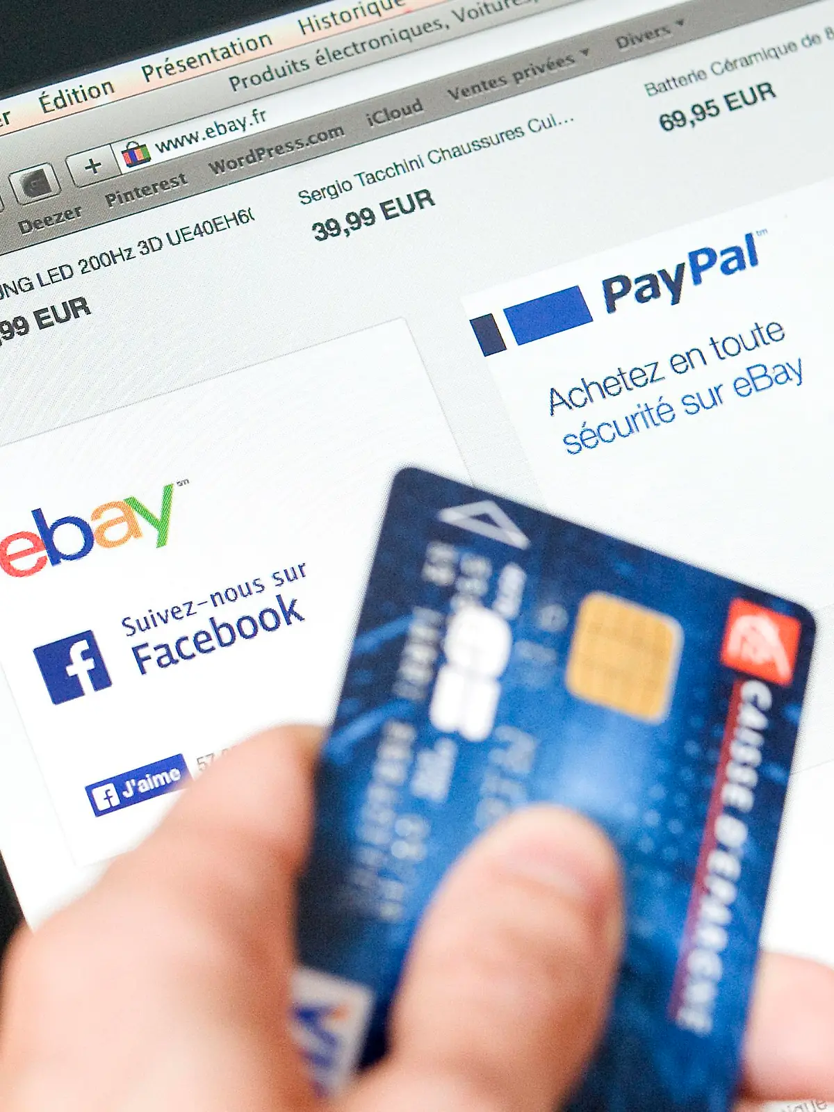 © Sebastien JARRY/MAXPPP; 22/05/2014. Illustration sur Ebay, les achats en ligne, le piratage informatique, les sites d'encheres, internet, le web , le e-commerce, les cartes bancaires, PayPal, la securite...