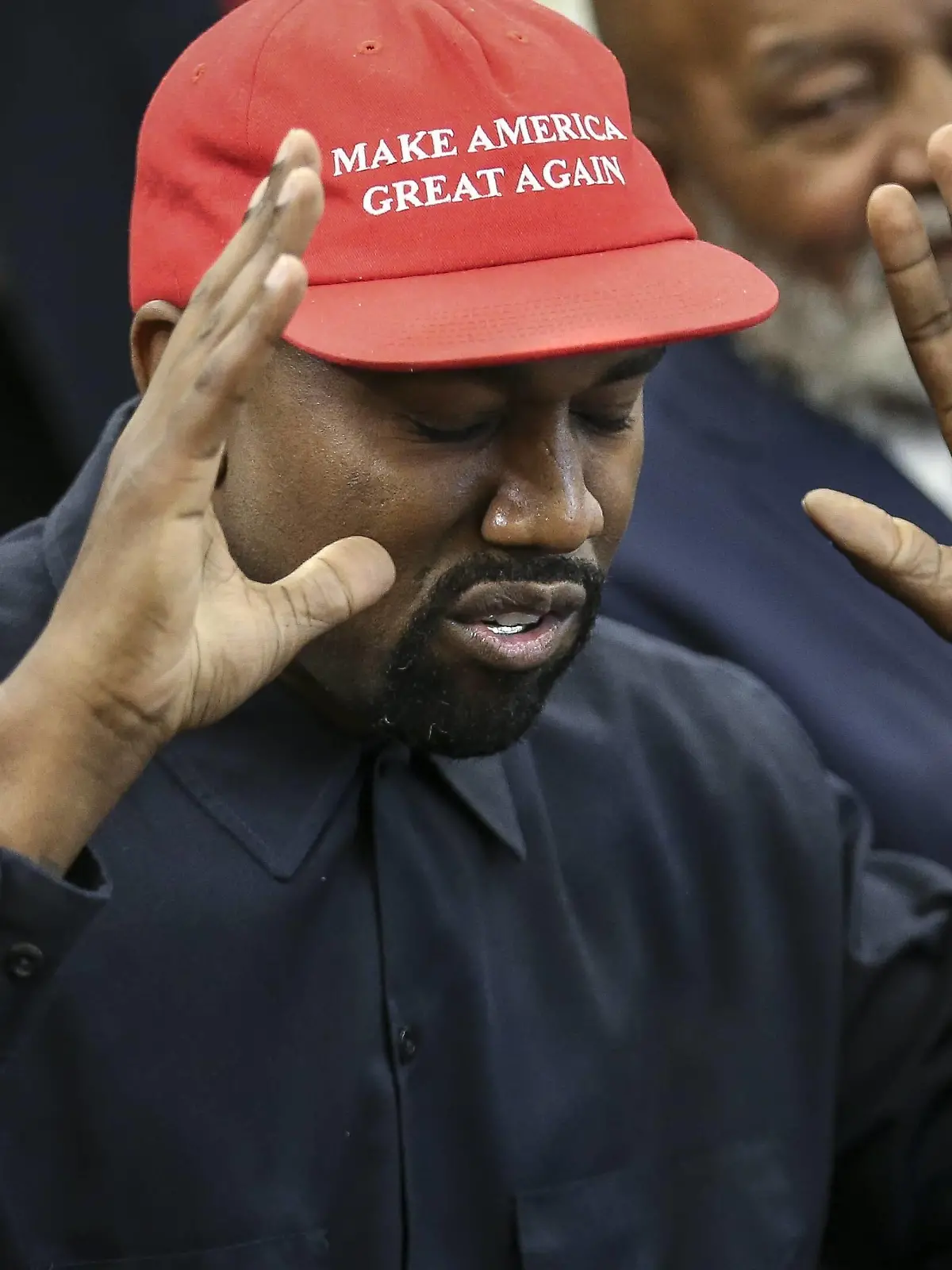  Kanye West speaks during a meeting in the Oval office with President Donald Trump at the White House on October 11, 2018 in Washington, DC. Trump later signed the Music Modernization Act that protects copyrights in the digital age, in Washington, DC. Several musicians from all genres attended the ceremonies for the bi-partisan legislation that was highly anticipated in the music industry. PUBLICATIONxINxGERxSUIxAUTxHUNxONLY WAX20181011201133 OLIVERxCONTRERAS