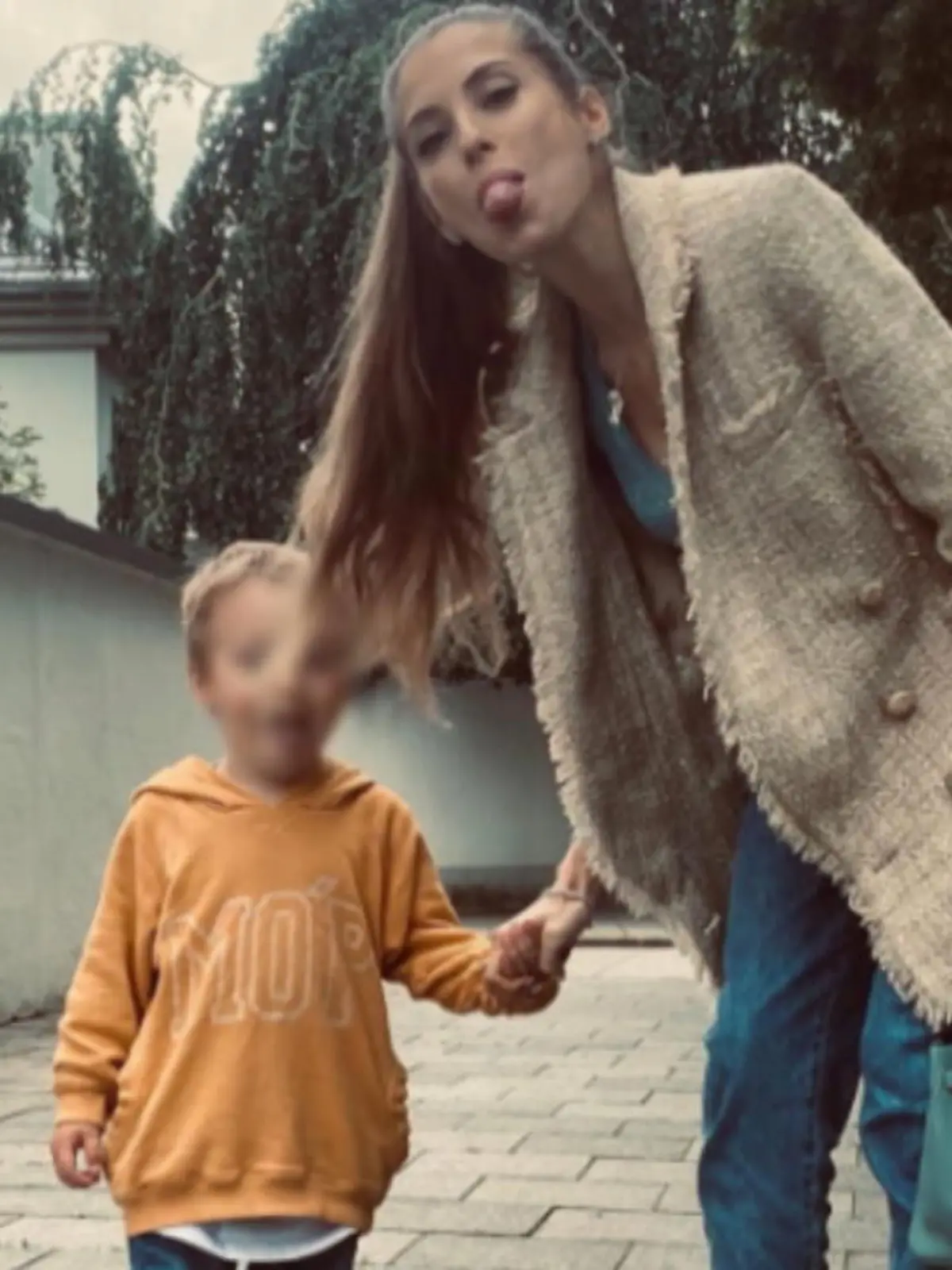 Bild zu: "Cathy Hummels zeigt Söhnchen Ludwig (2)"